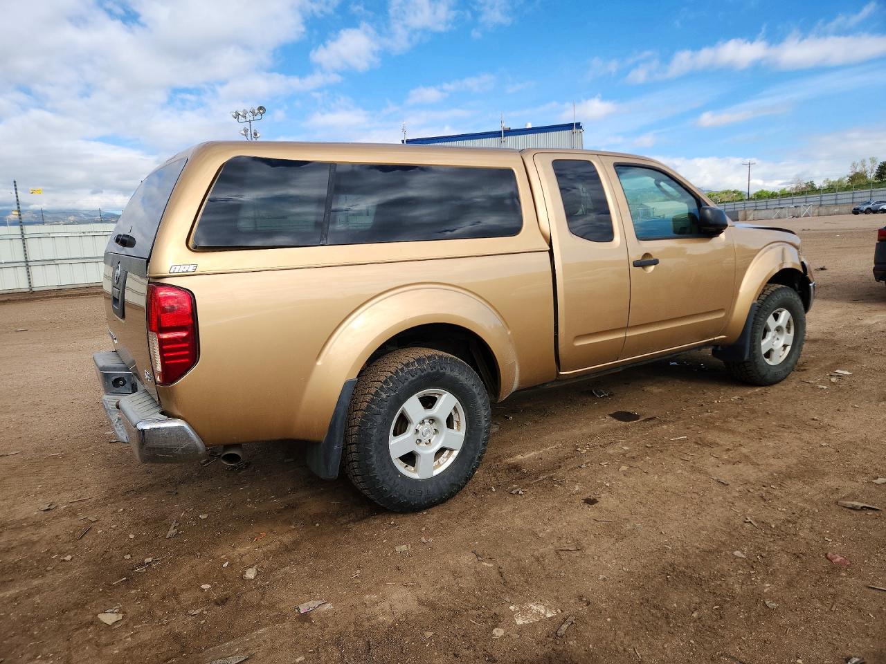 2005 Nissan Frontier Se Gold vin: 1N6AD06W65C403004