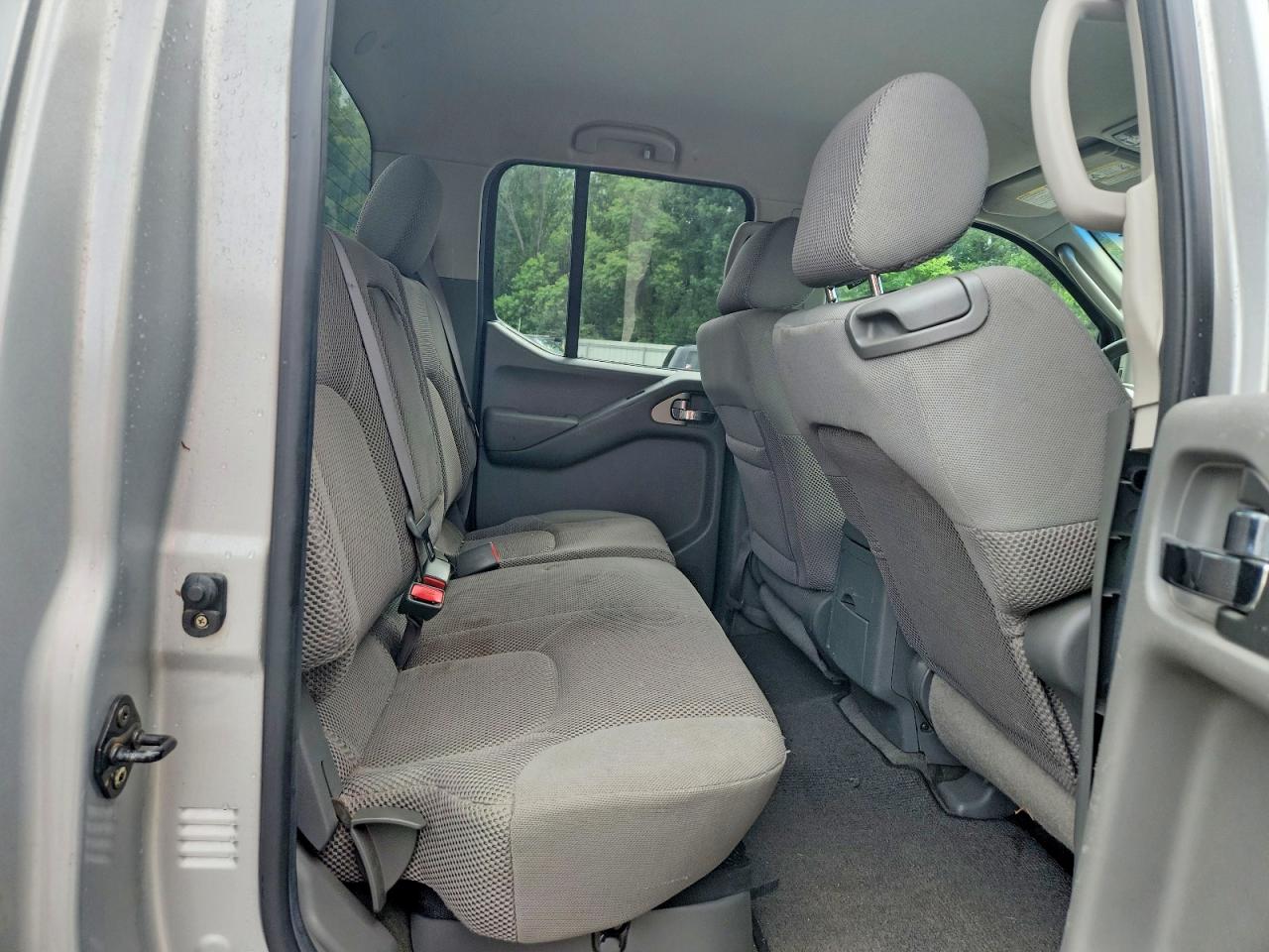 2006 Nissan Frontier Se Серебряный vin: 1N6AD07U06C411632