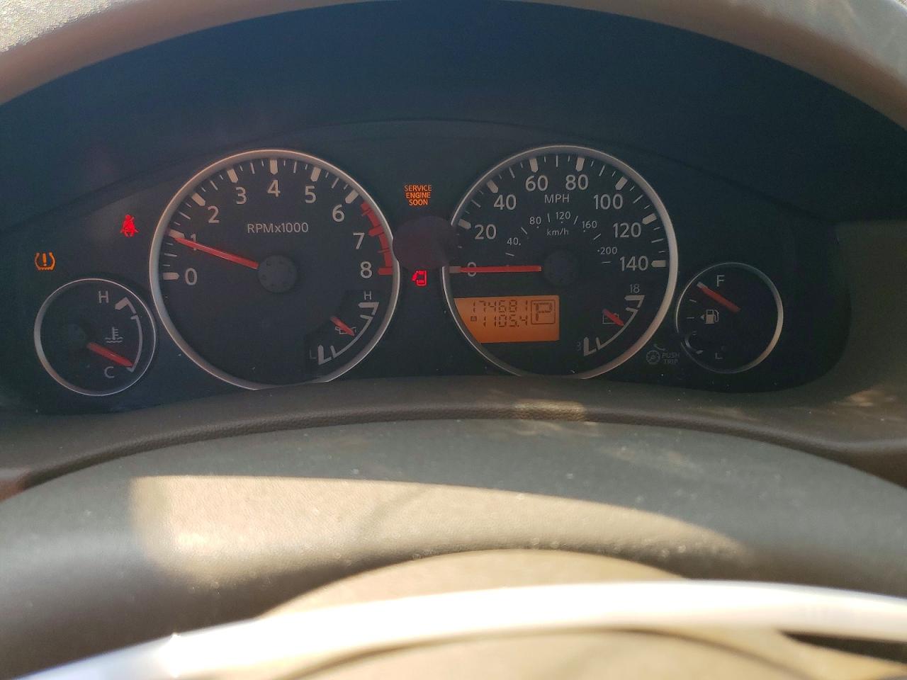 2006 Nissan Frontier Se White vin: 1N6AD07U06C455193