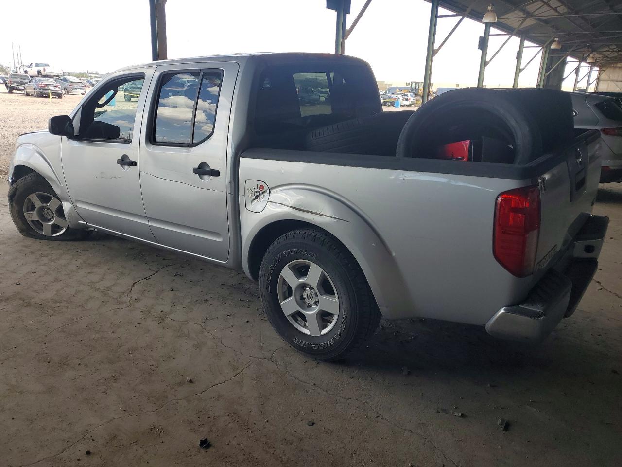 2007 Nissan Frontier Se Серебряный vin: 1N6AD07U17C435682