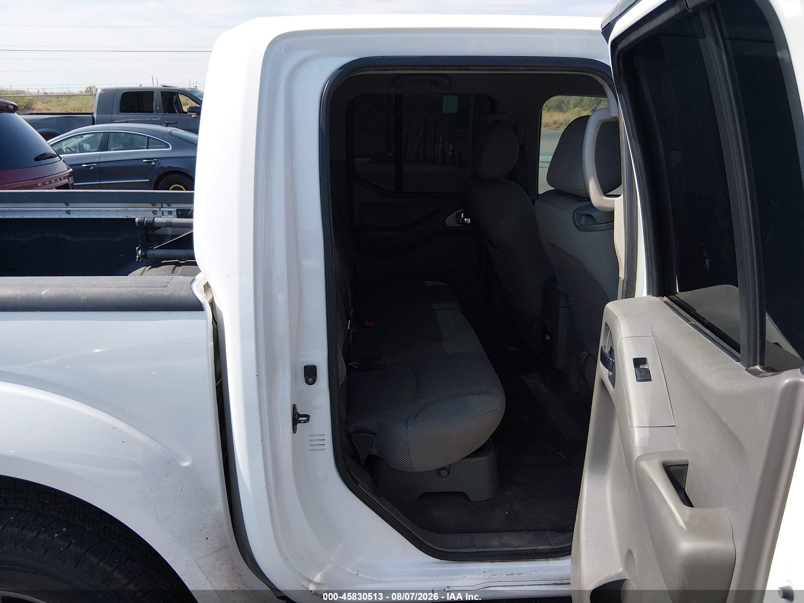 2008 Nissan Frontier Se White vin: 1N6AD07U18C415434