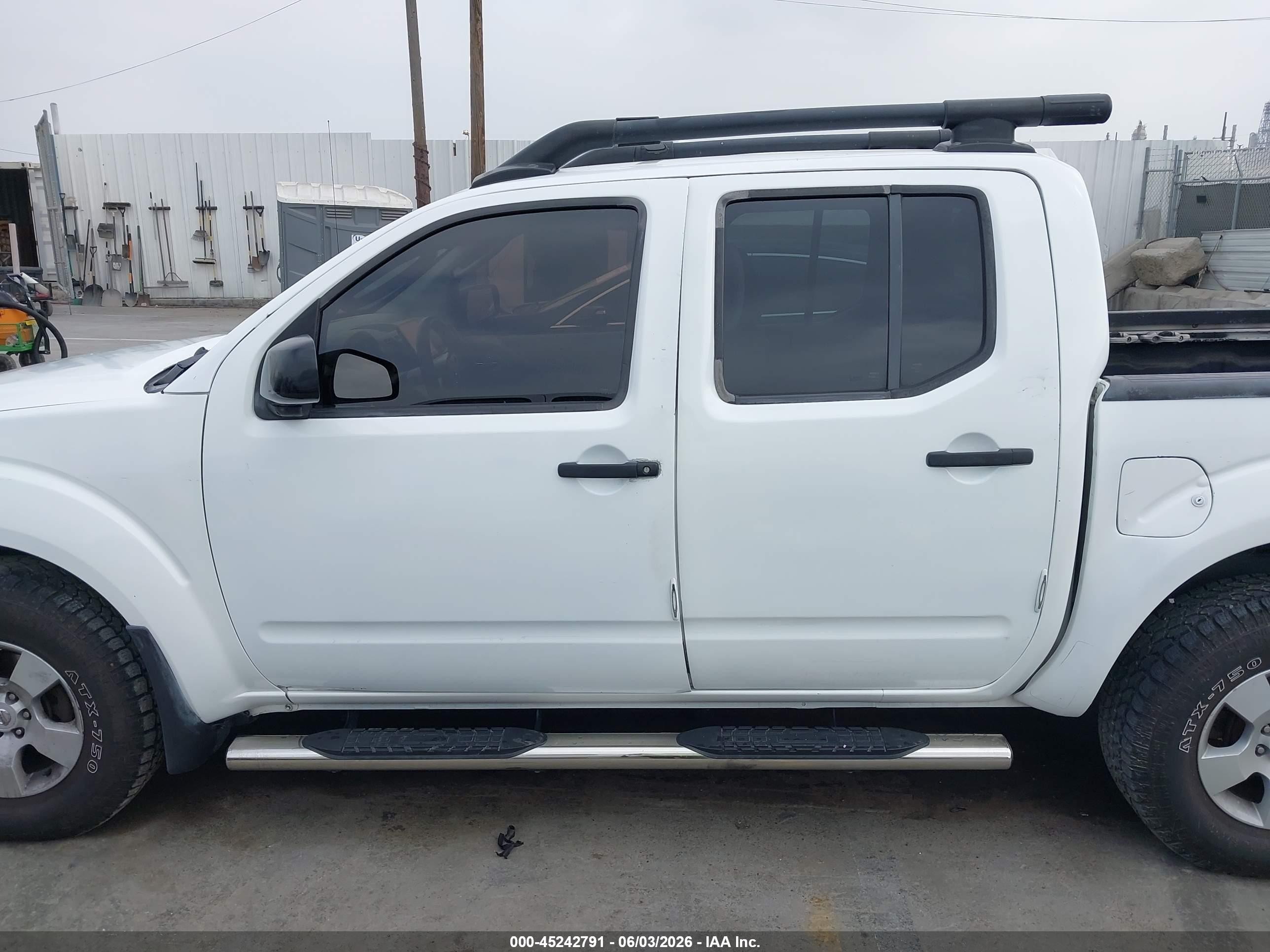 2005 Nissan Frontier Se White vin: 1N6AD07U25C465979