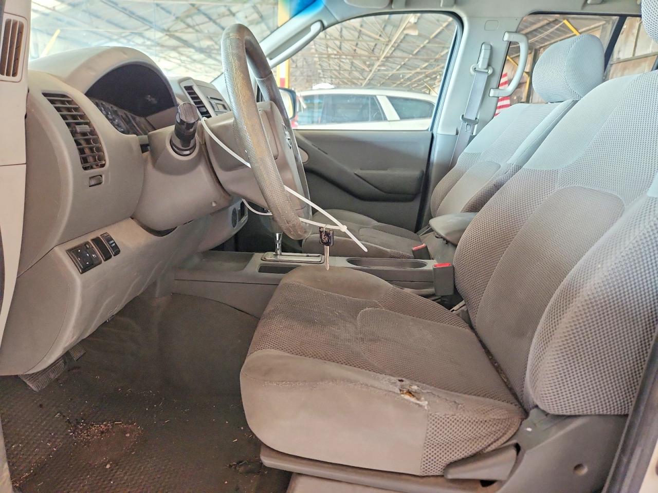 2009 Nissan Frontier White vin: 1N6AD07U29C403925