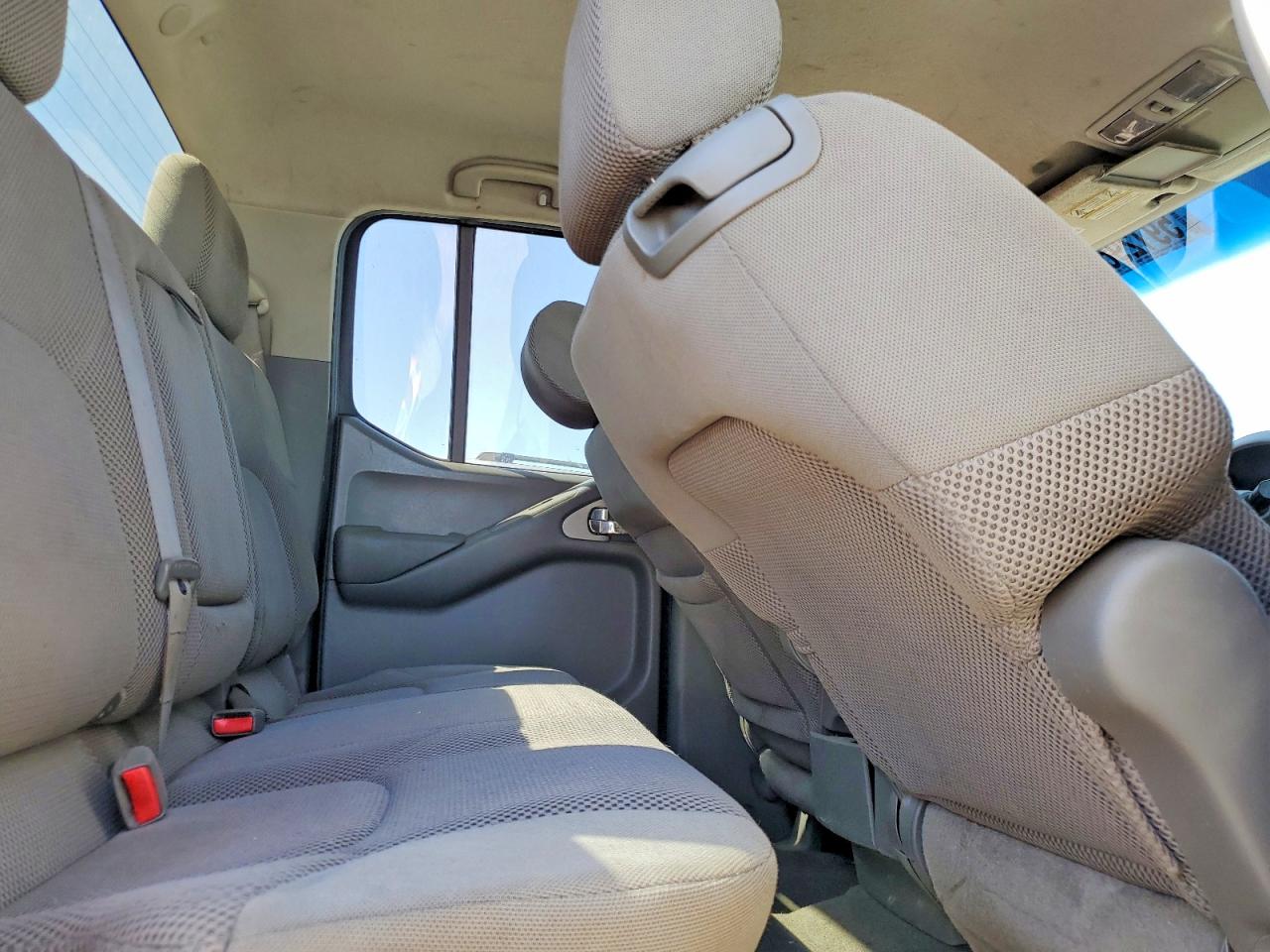 2006 Nissan Frontier Se White vin: 1N6AD07U36C463806