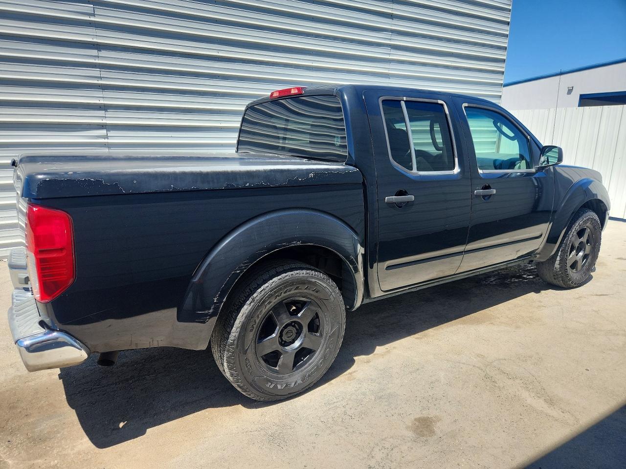 2005 Nissan Frontier Se Черный vin: 1N6AD07U45C453235