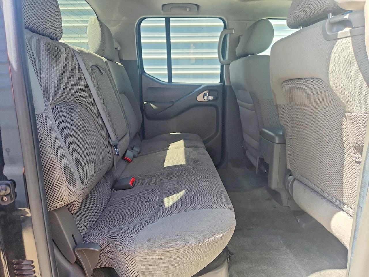2005 Nissan Frontier Se Черный vin: 1N6AD07U45C453235