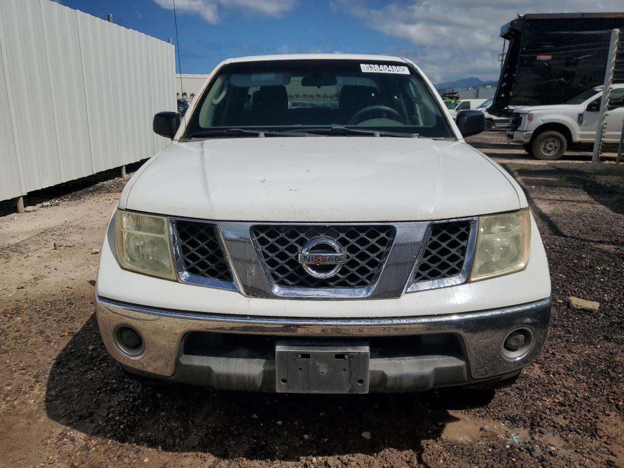 2006 Nissan Frontier Se White vin: 1N6AD07U46C424206 Damage: Hood, Peeling, > 12 Inches