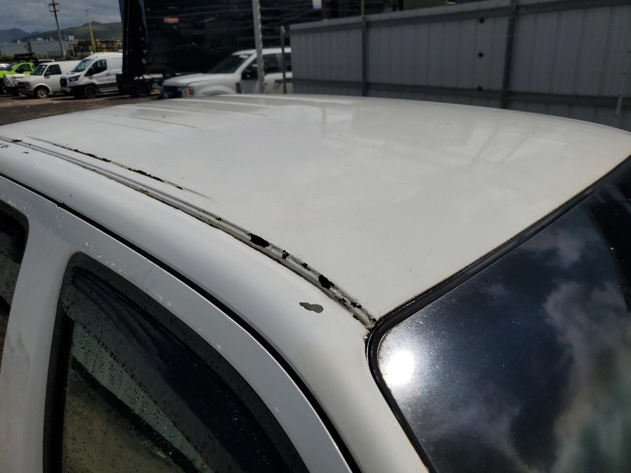 2006 Nissan Frontier Se White vin: 1N6AD07U46C424206 Damage: Roof, Peeling, > 12 Inches