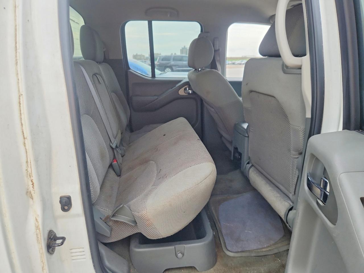 2006 Nissan Frontier Se White vin: 1N6AD07U56C441919