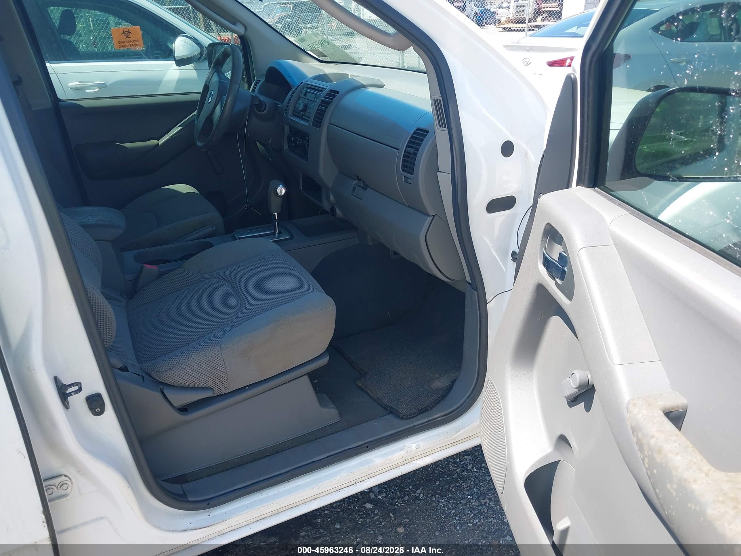 2008 Nissan Frontier Se Белый vin: 1N6AD07U58C406235