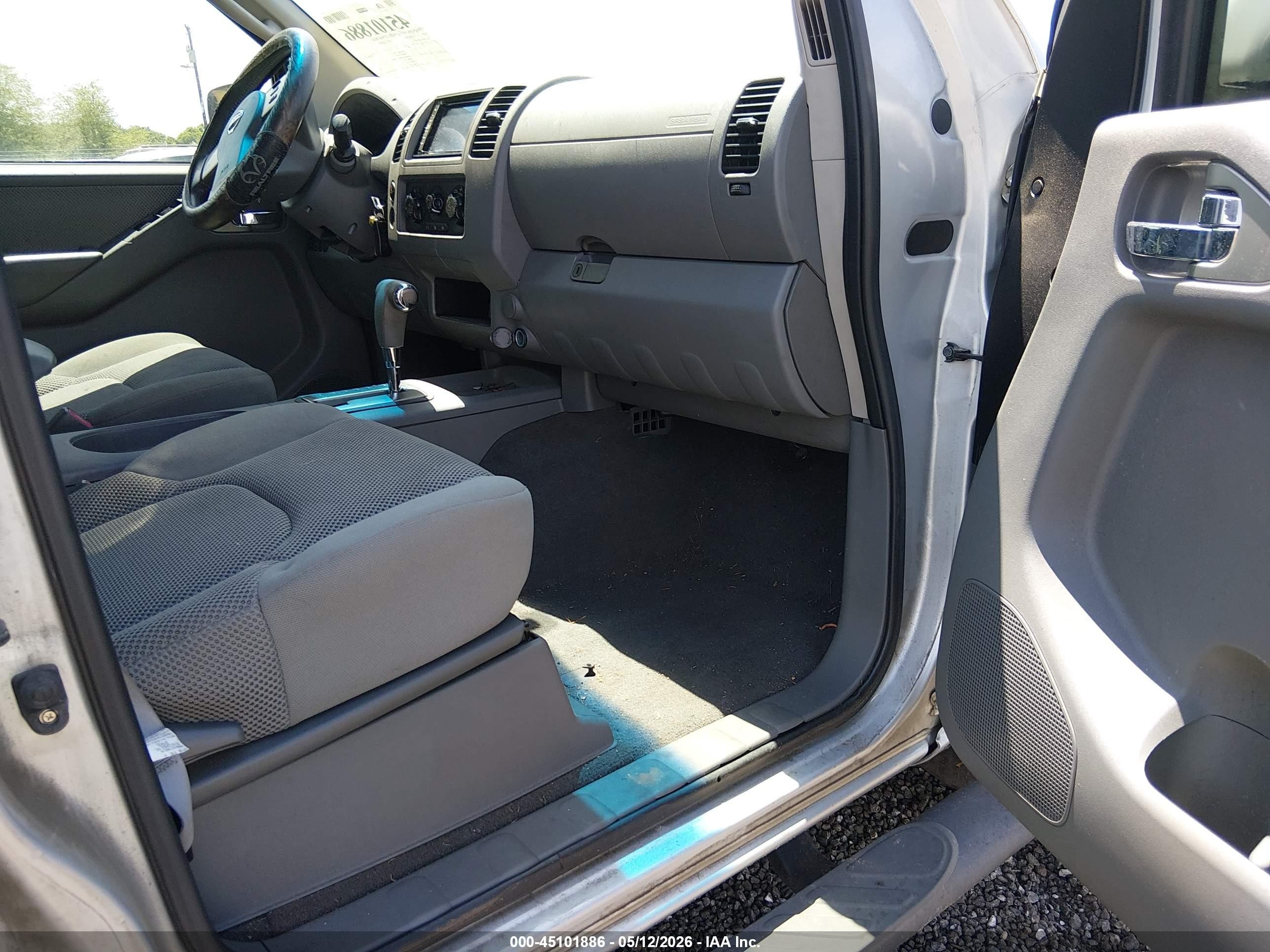 2008 Nissan Frontier Le Серебряный vin: 1N6AD07U58C450672