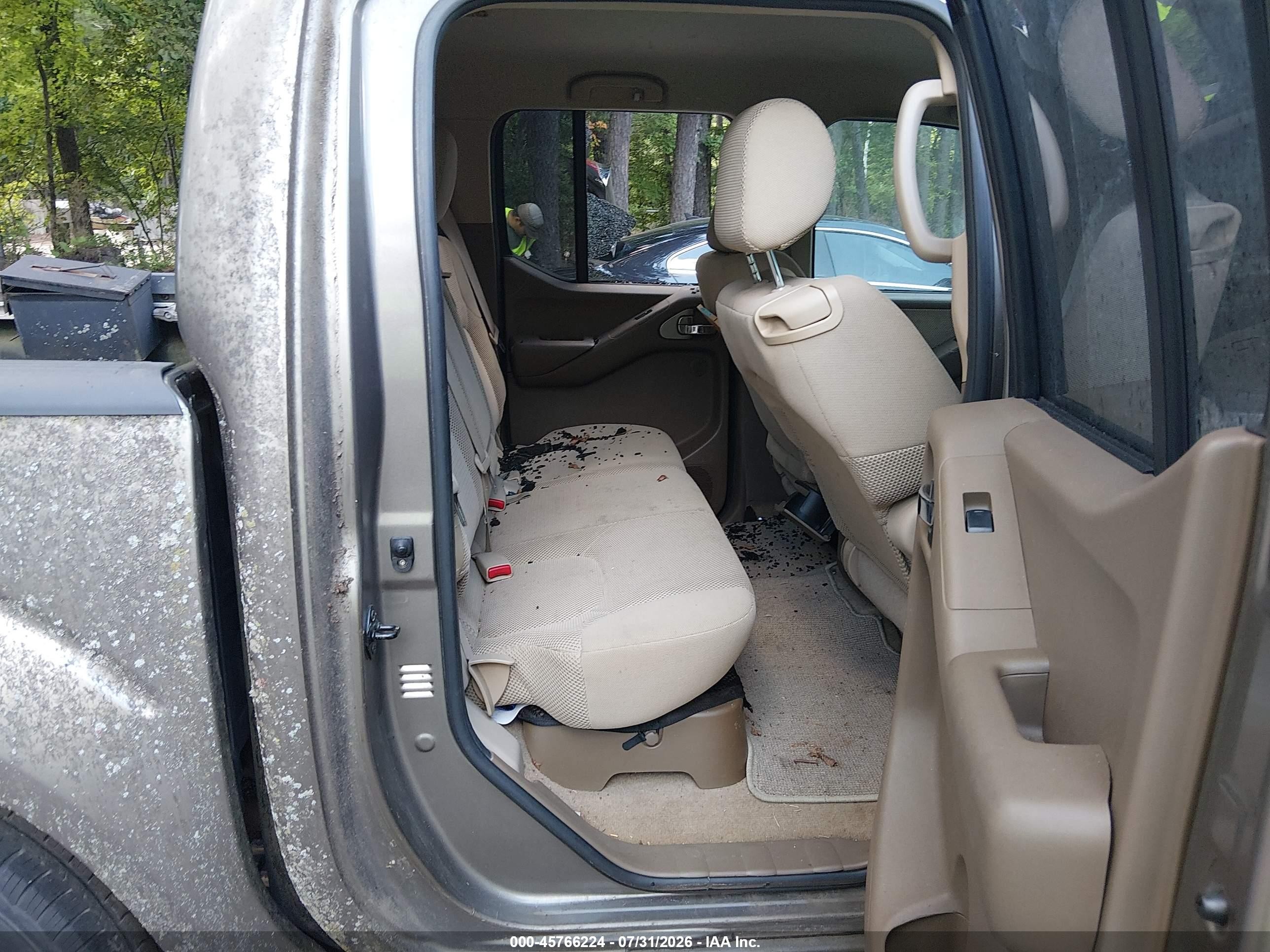 2005 Nissan Frontier Le Gold vin: 1N6AD07U75C408788