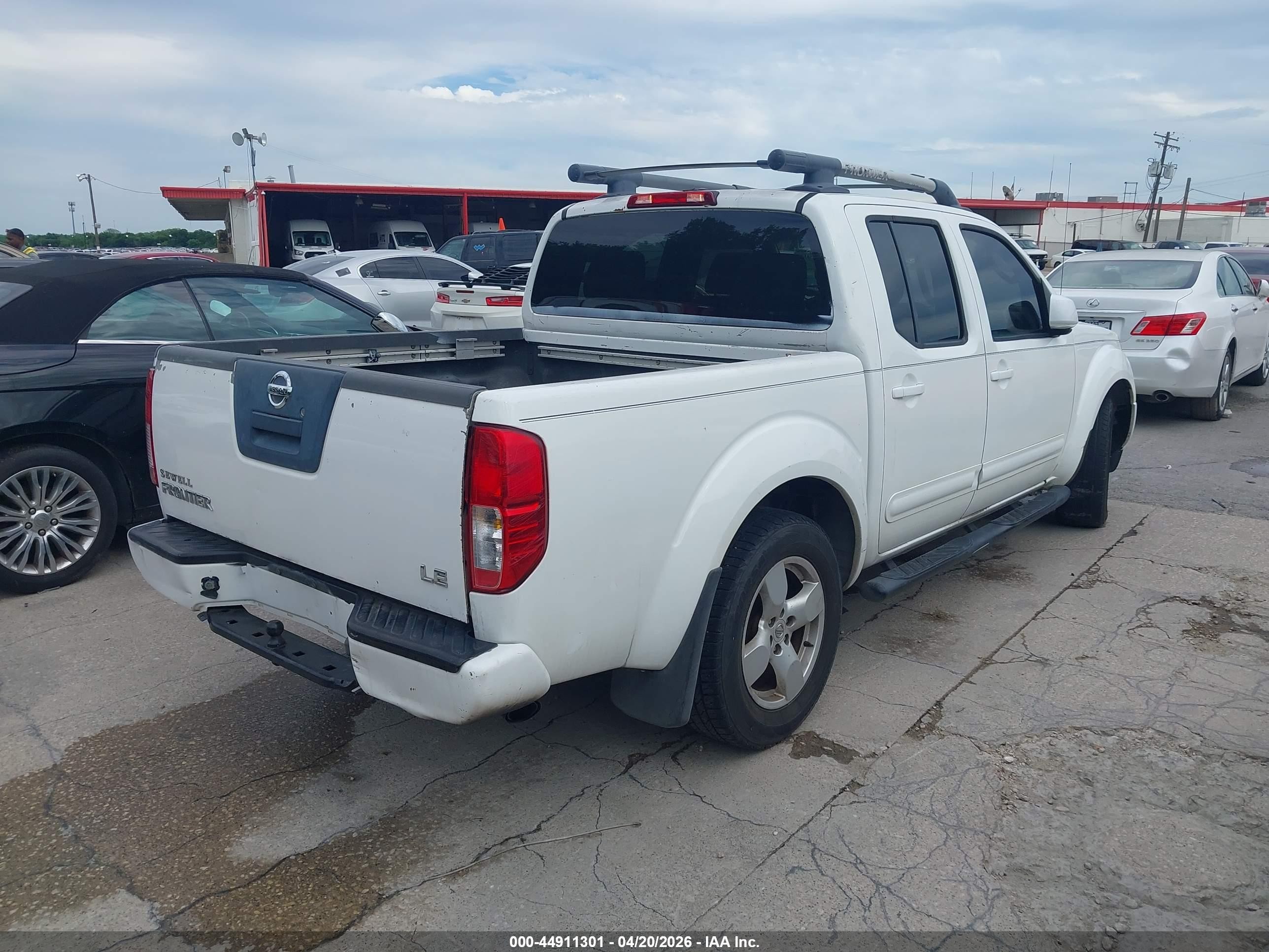 2007 Nissan Frontier Le White vin: 1N6AD07U77C442538