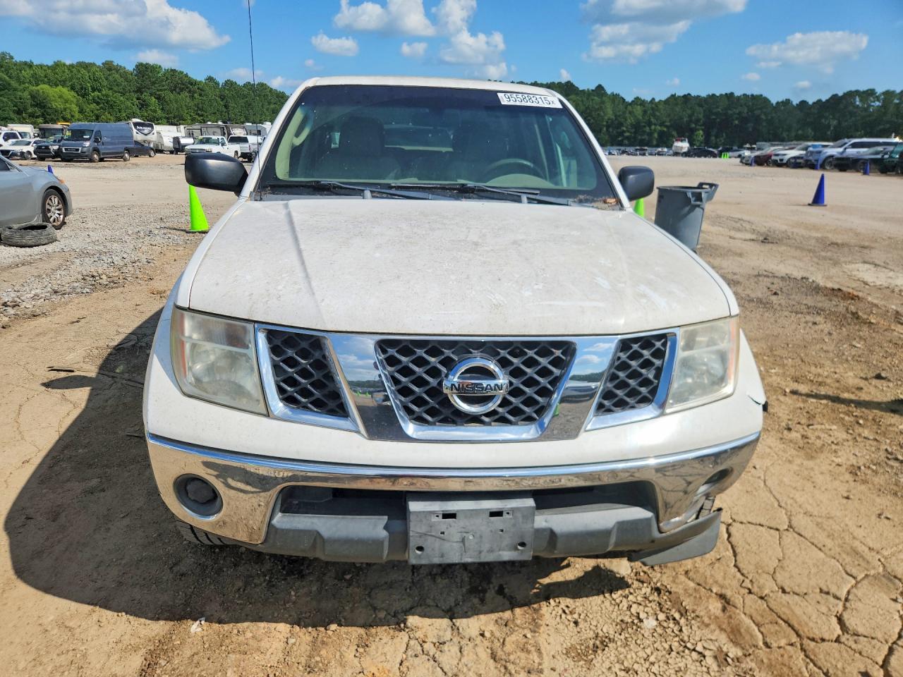 2007 Nissan Frontier White vin: 1N6AD07U77C447951