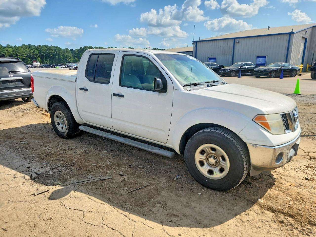 2007 Nissan Frontier White vin: 1N6AD07U77C447951