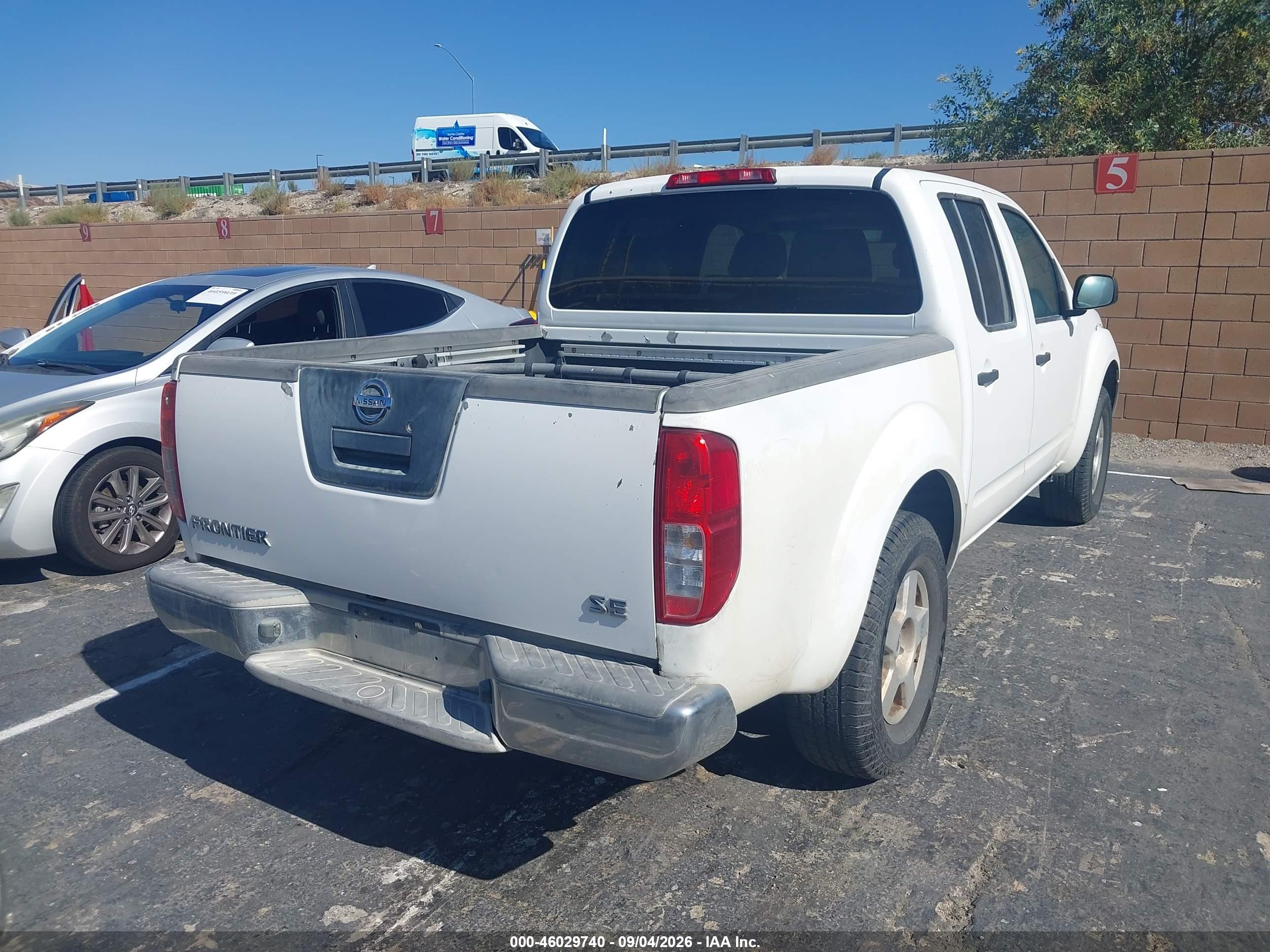 2007 Nissan Frontier Se Белый vin: 1N6AD07U87C433525
