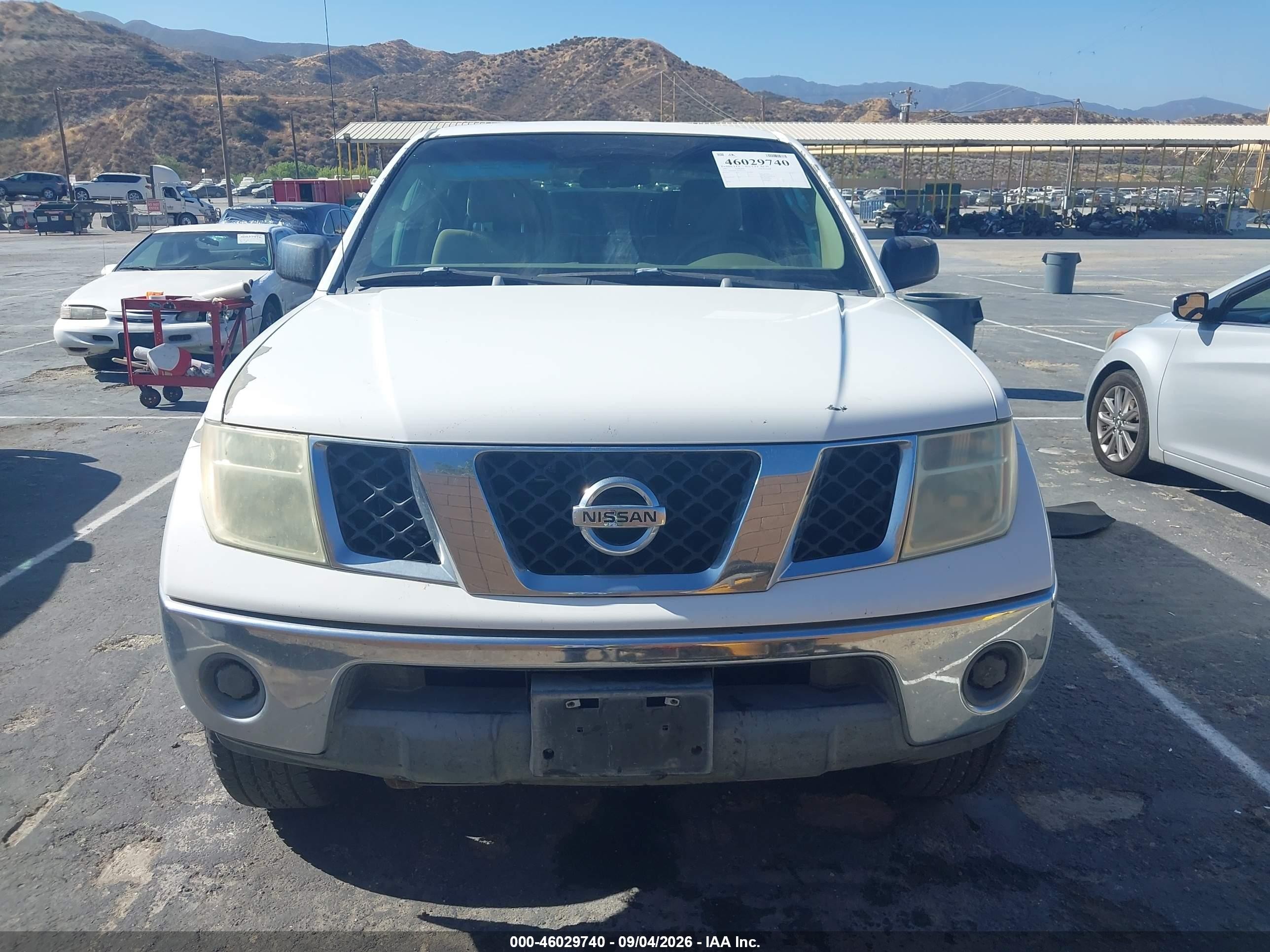 2007 Nissan Frontier Se Белый vin: 1N6AD07U87C433525