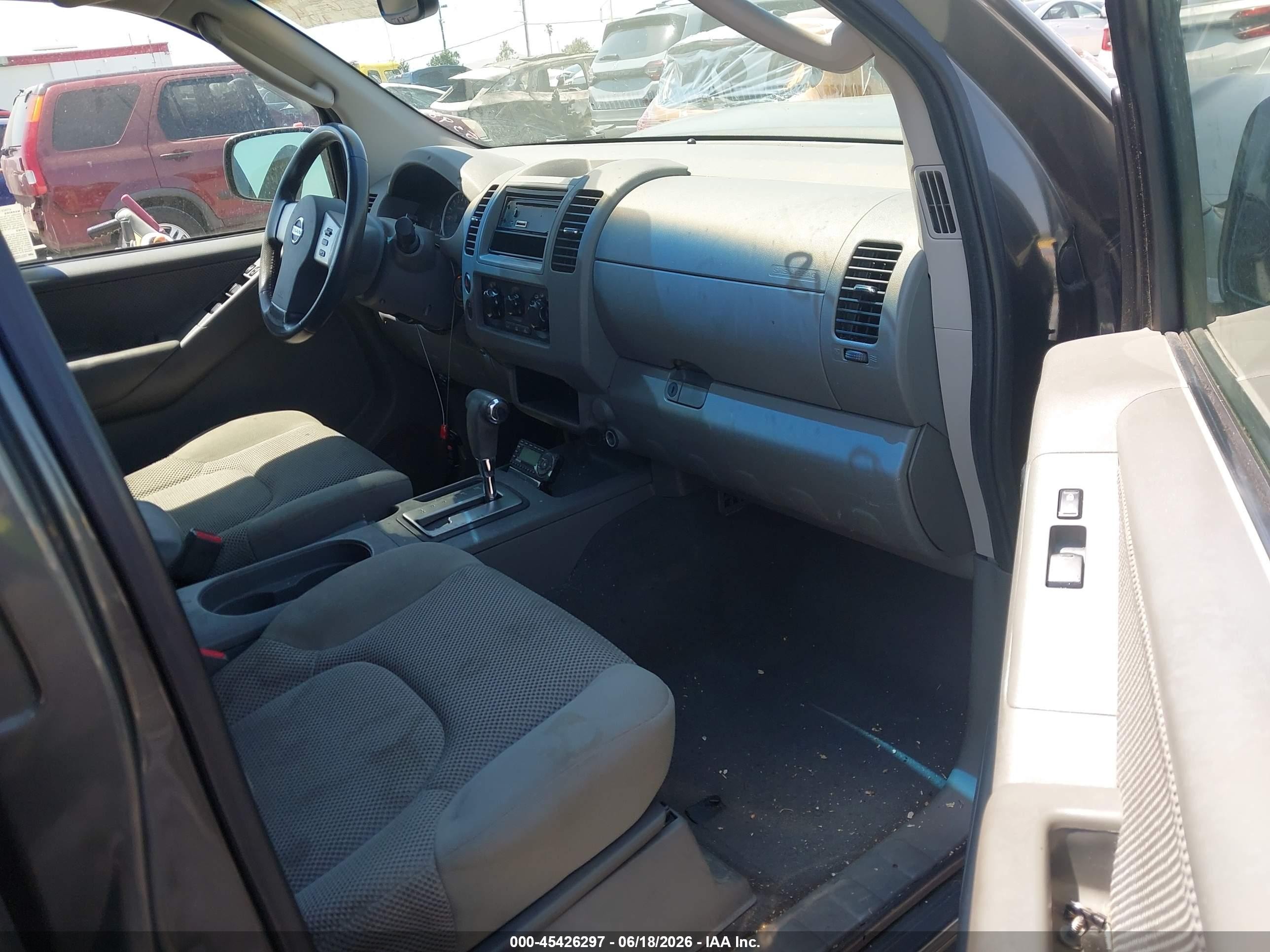 2008 Nissan Frontier Le Gray vin: 1N6AD07U88C445398