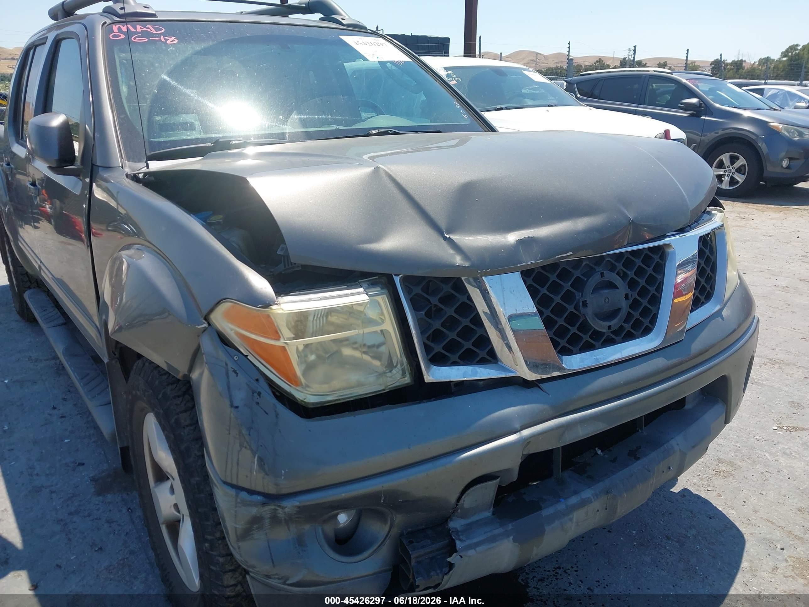 2008 Nissan Frontier Le Gray vin: 1N6AD07U88C445398