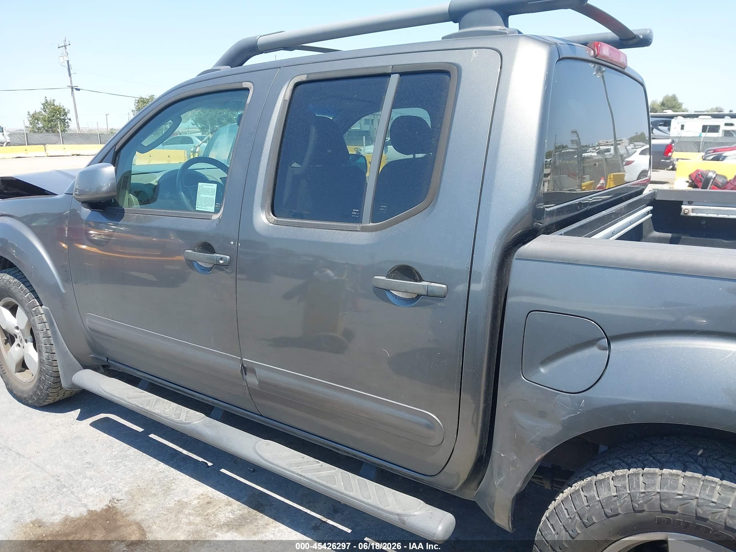 2008 Nissan Frontier Le Gray vin: 1N6AD07U88C445398