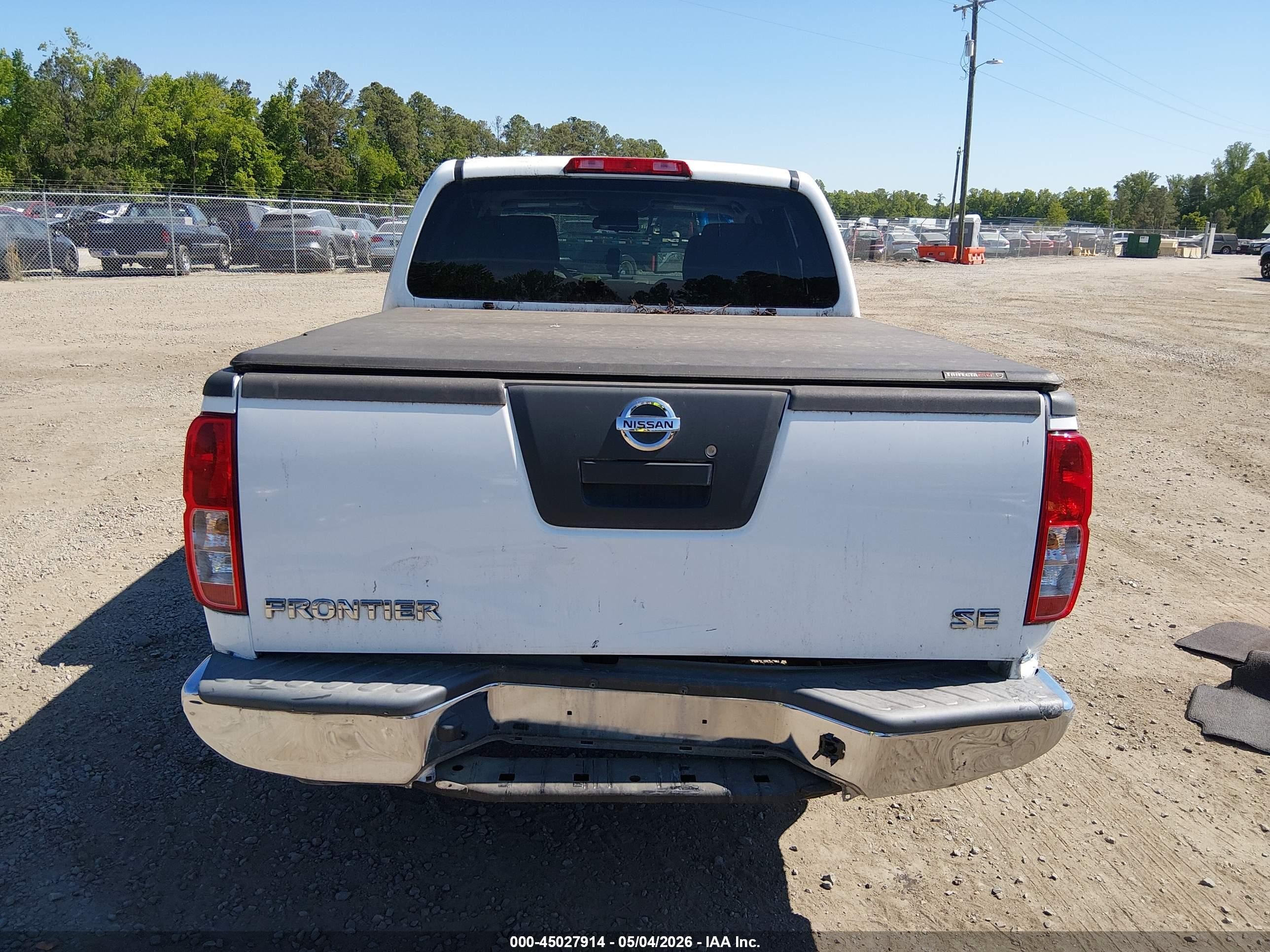 2005 Nissan Frontier Se White vin: 1N6AD07U95C407609