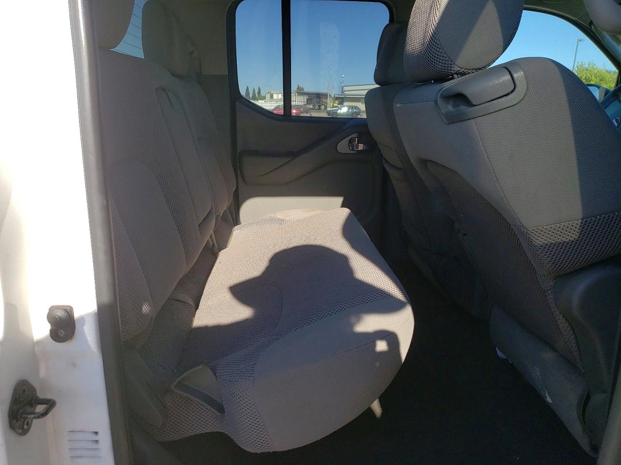 2006 Nissan Frontier Se White vin: 1N6AD07U96C456469