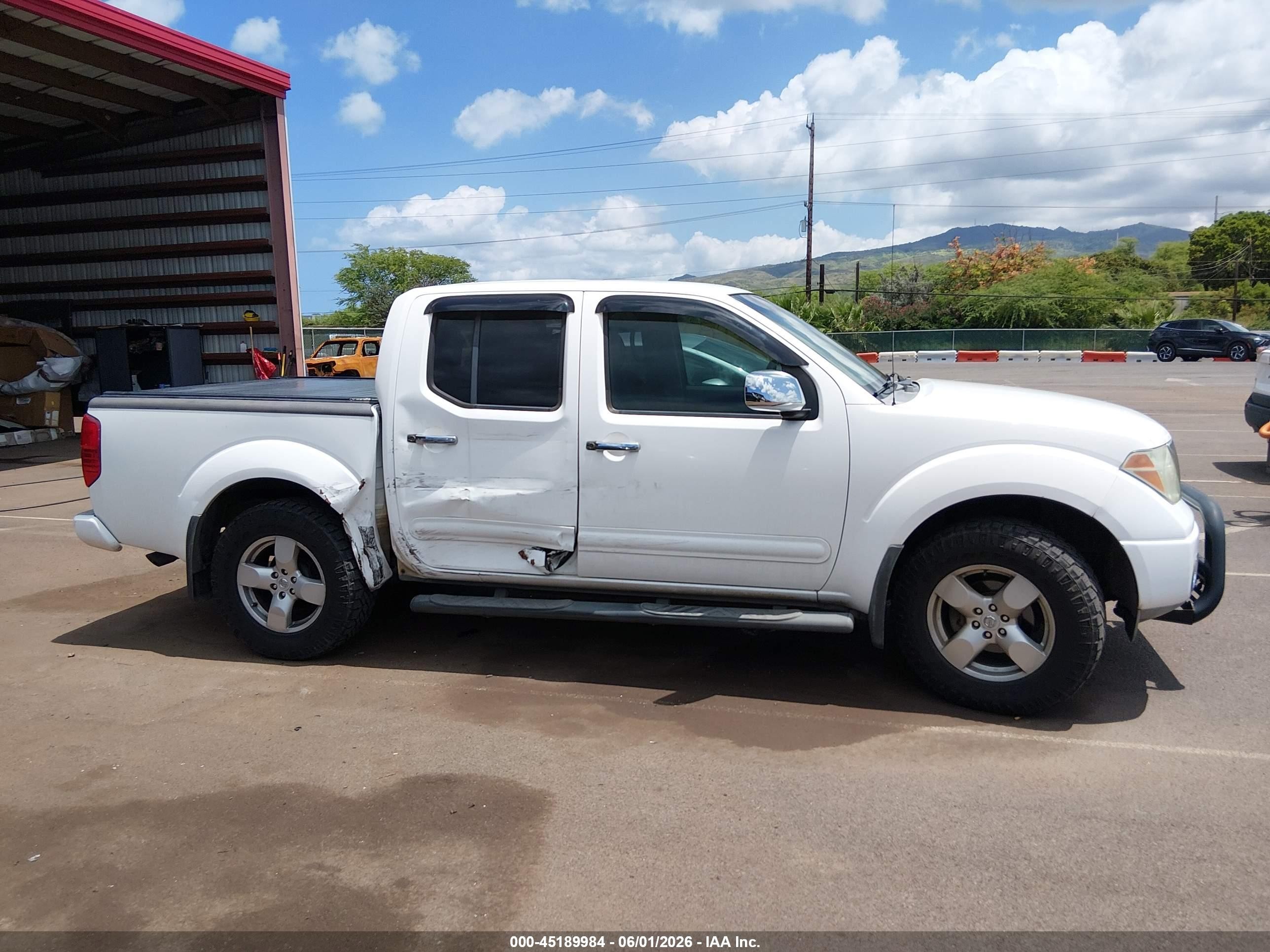2008 Nissan Frontier Le White vin: 1N6AD07U98C417318