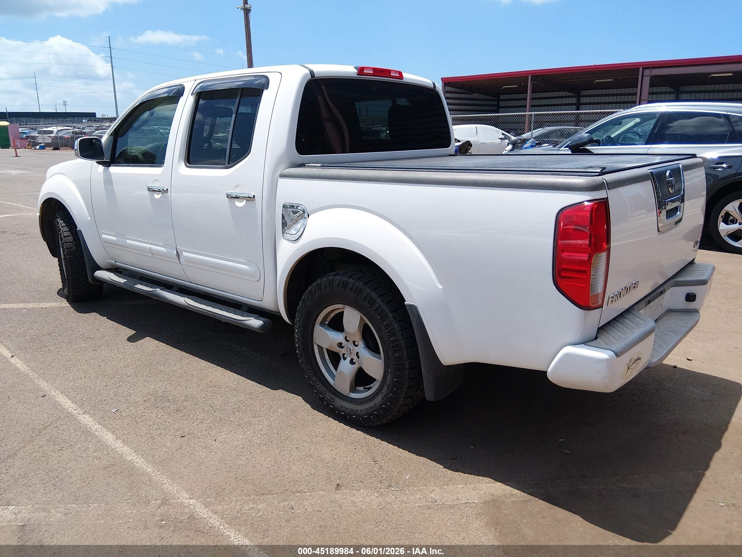 2008 Nissan Frontier Le White vin: 1N6AD07U98C417318
