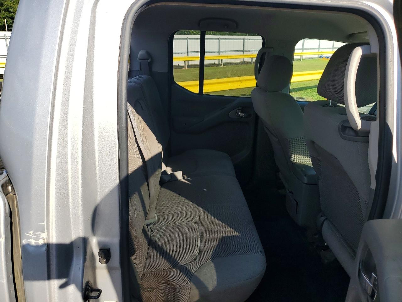 2006 Nissan Frontier Se Silver vin: 1N6AD07UX6C450597