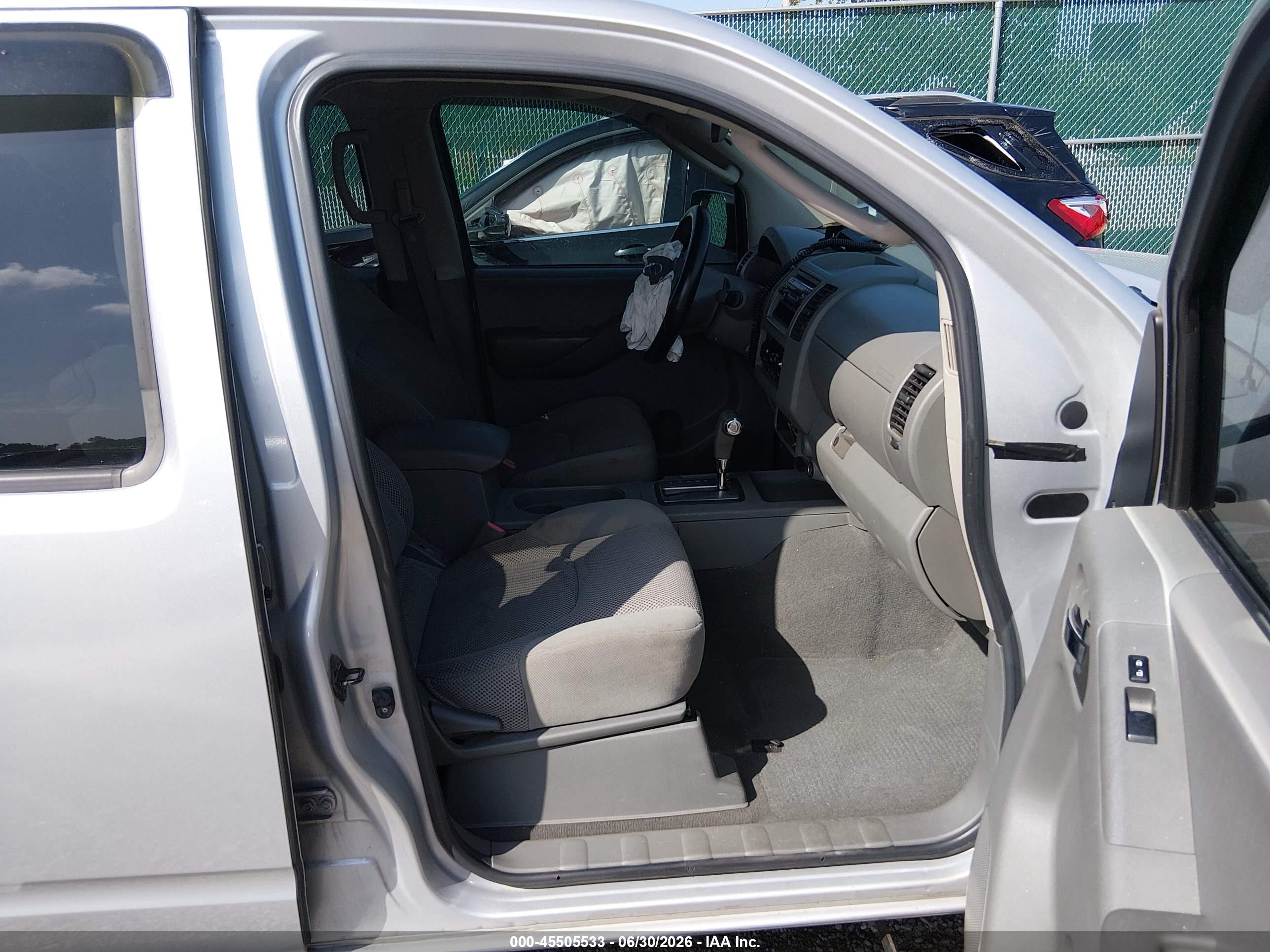 2008 Nissan Frontier Se Серебряный vin: 1N6AD07UX8C419451