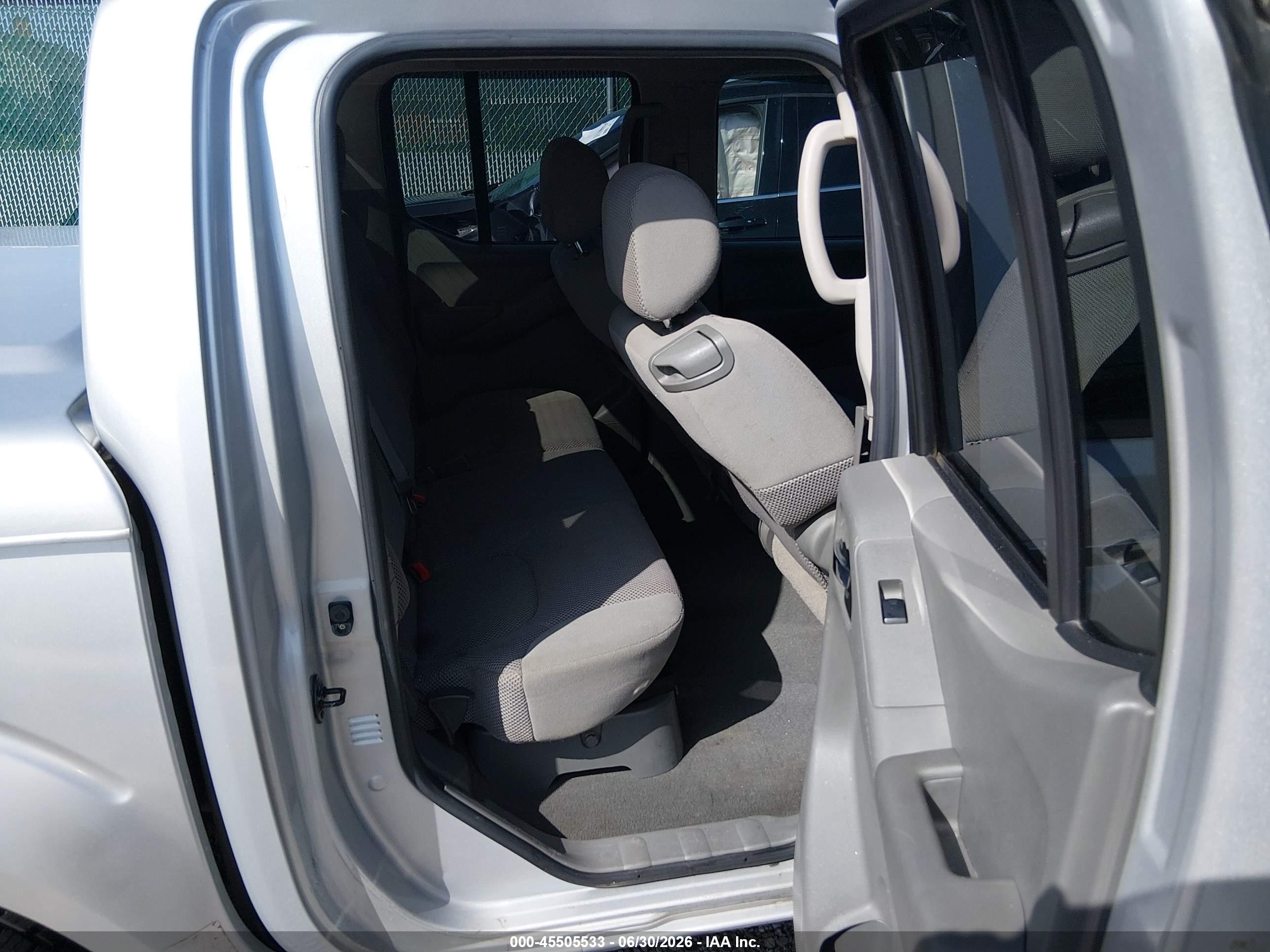 2008 Nissan Frontier Se Серебряный vin: 1N6AD07UX8C419451