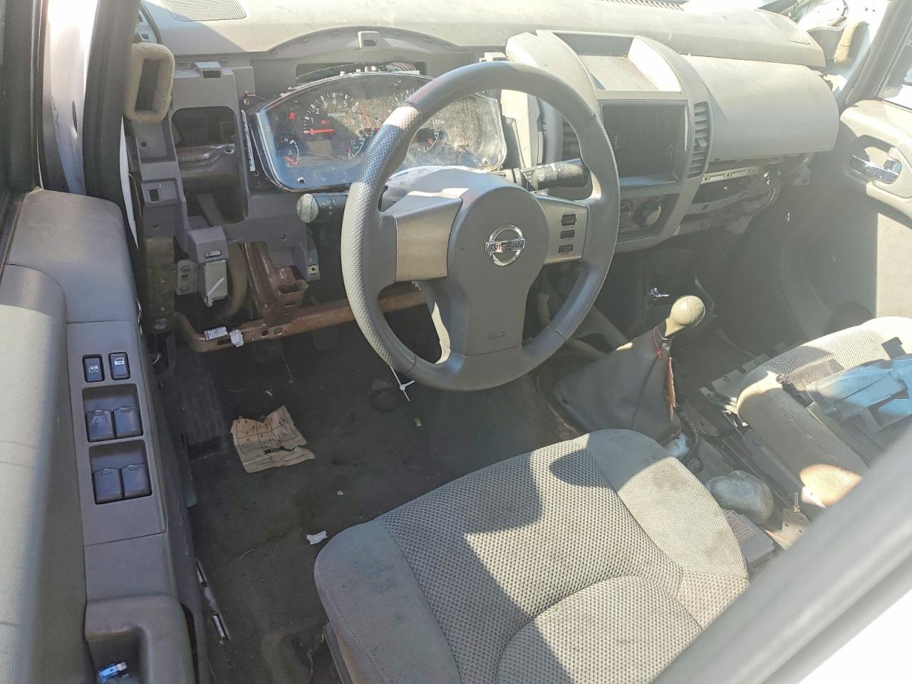 2005 Nissan Frontier Se Белый vin: 1N6AD07W25C412166