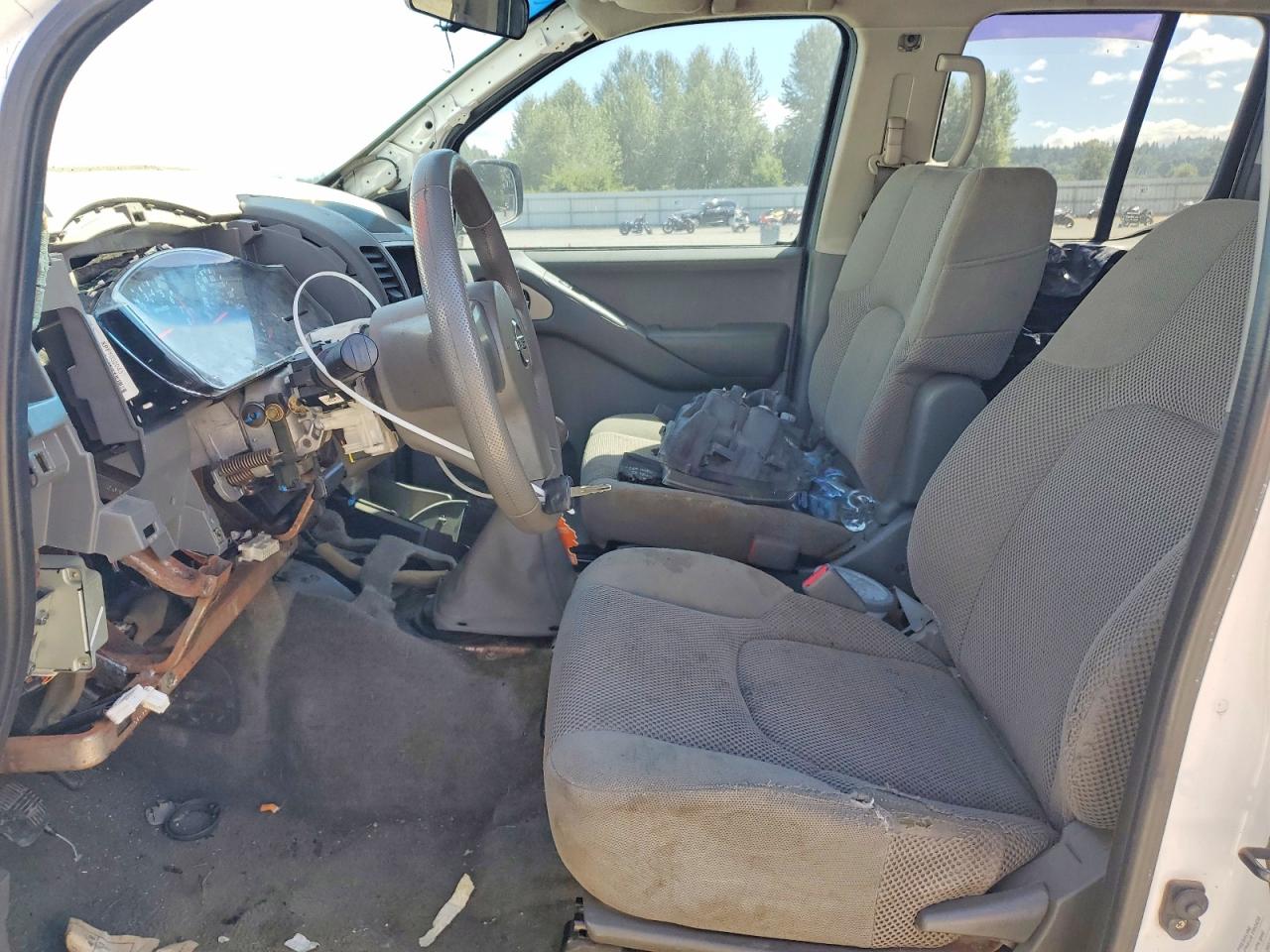 2005 Nissan Frontier Se Белый vin: 1N6AD07W25C412166