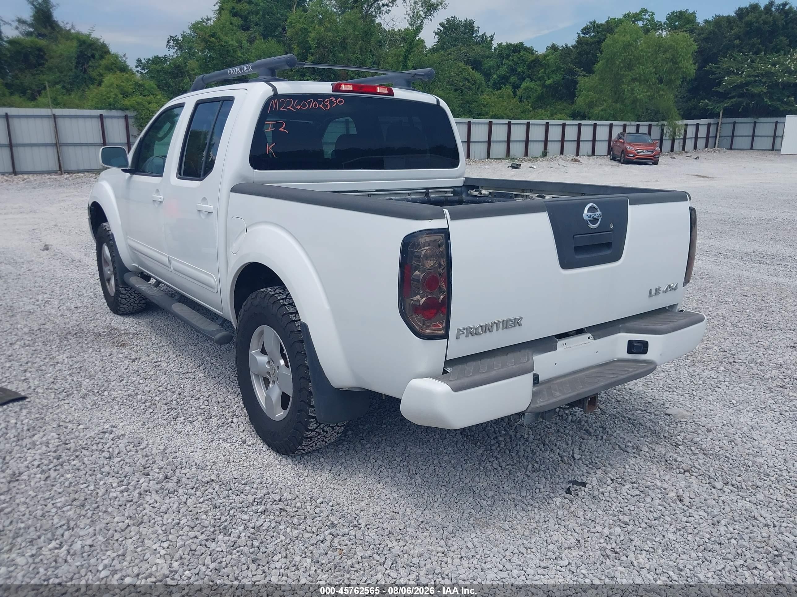 2005 Nissan Frontier Le White vin: 1N6AD07W35C429865