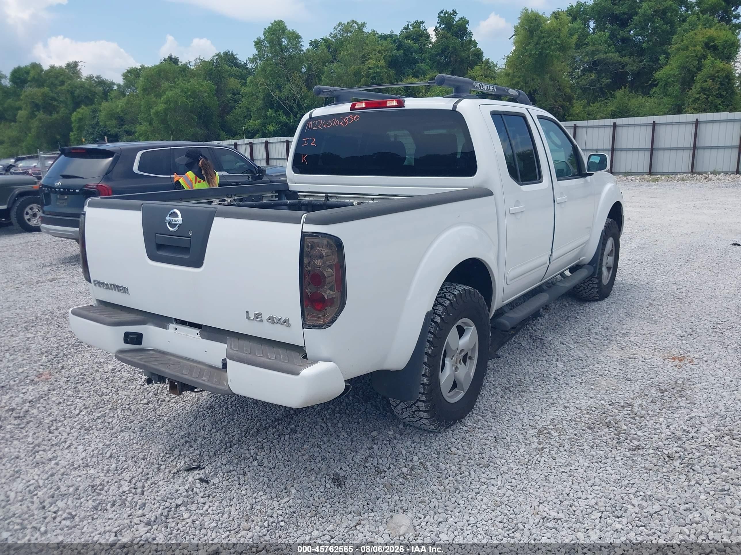 2005 Nissan Frontier Le White vin: 1N6AD07W35C429865