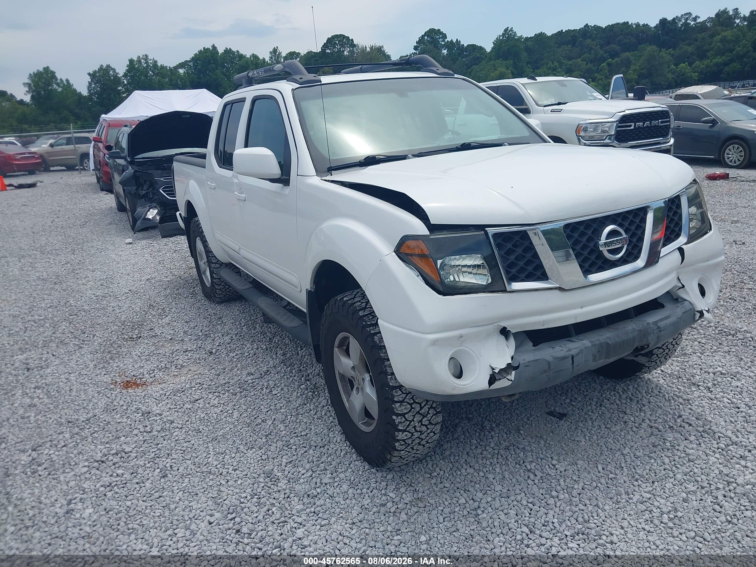 2005 Nissan Frontier Le White vin: 1N6AD07W35C429865