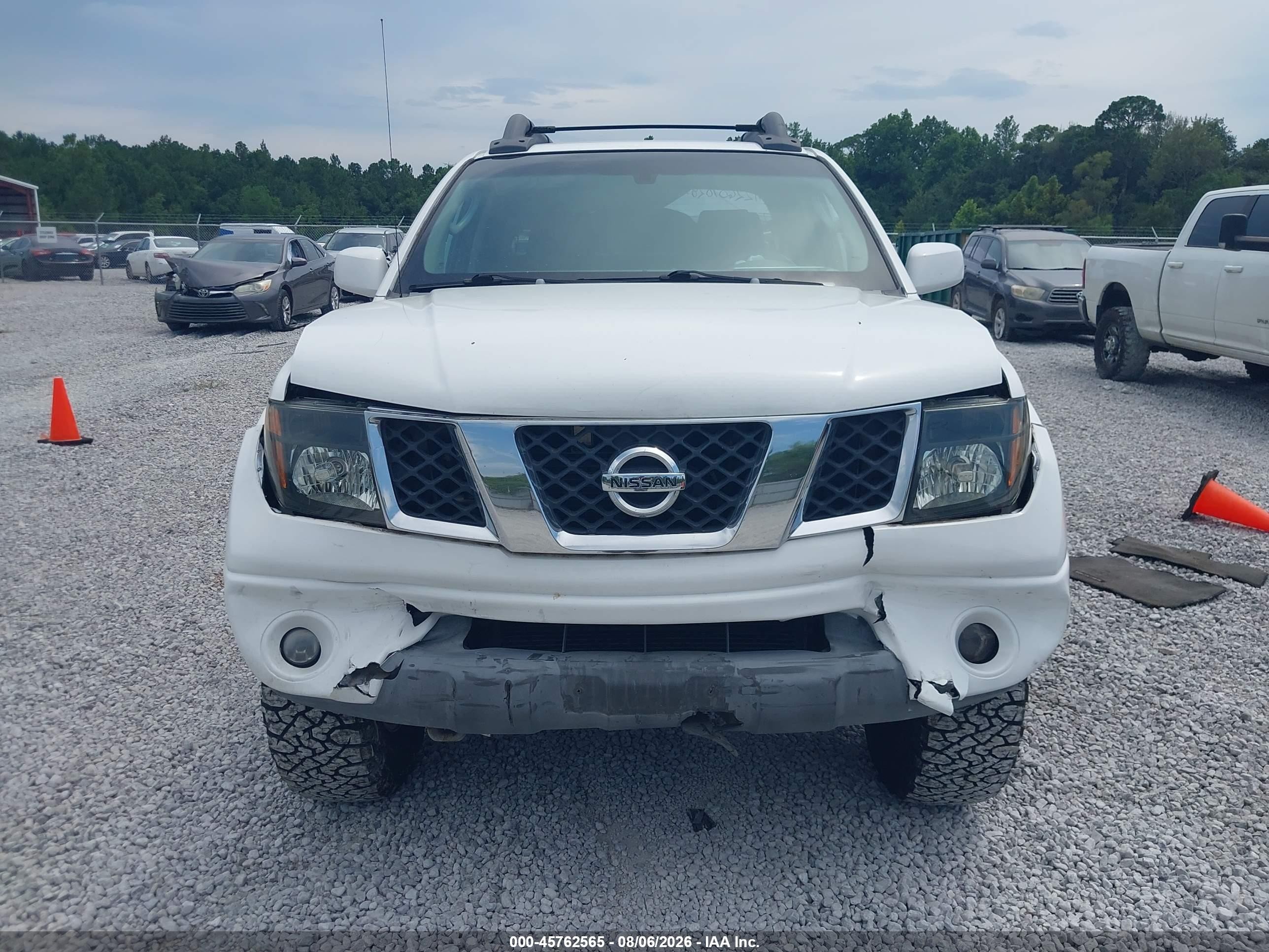 2005 Nissan Frontier Le White vin: 1N6AD07W35C429865
