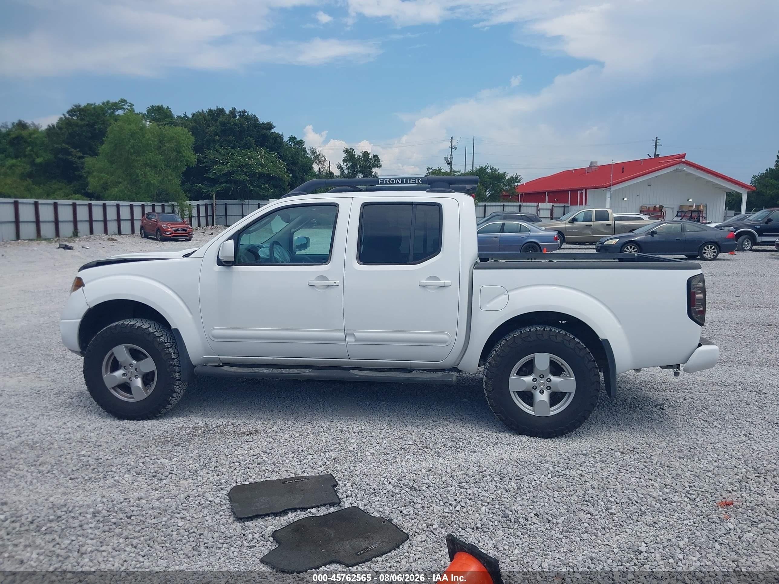 2005 Nissan Frontier Le White vin: 1N6AD07W35C429865