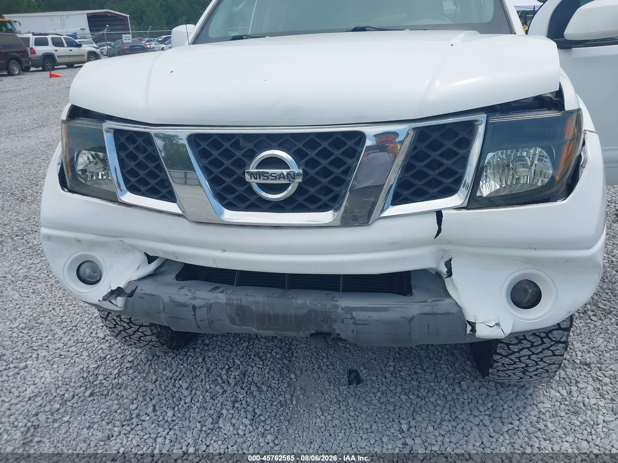 2005 Nissan Frontier Le White vin: 1N6AD07W35C429865