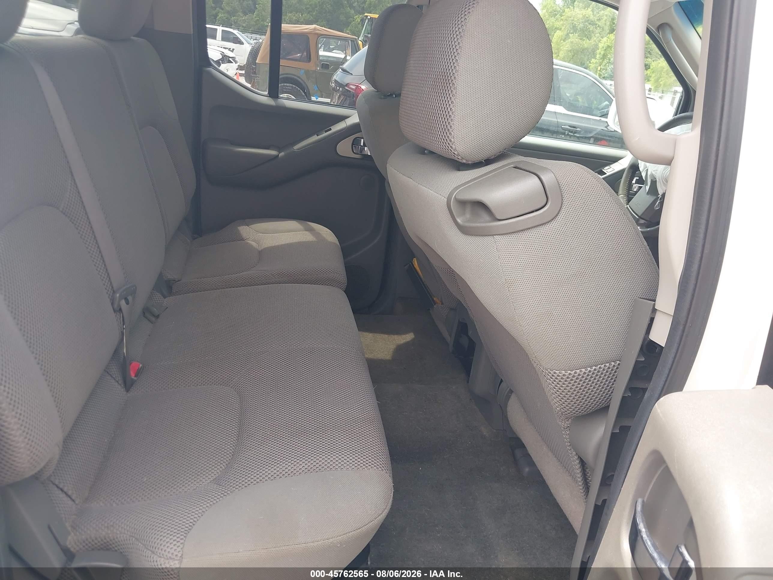 2005 Nissan Frontier Le White vin: 1N6AD07W35C429865