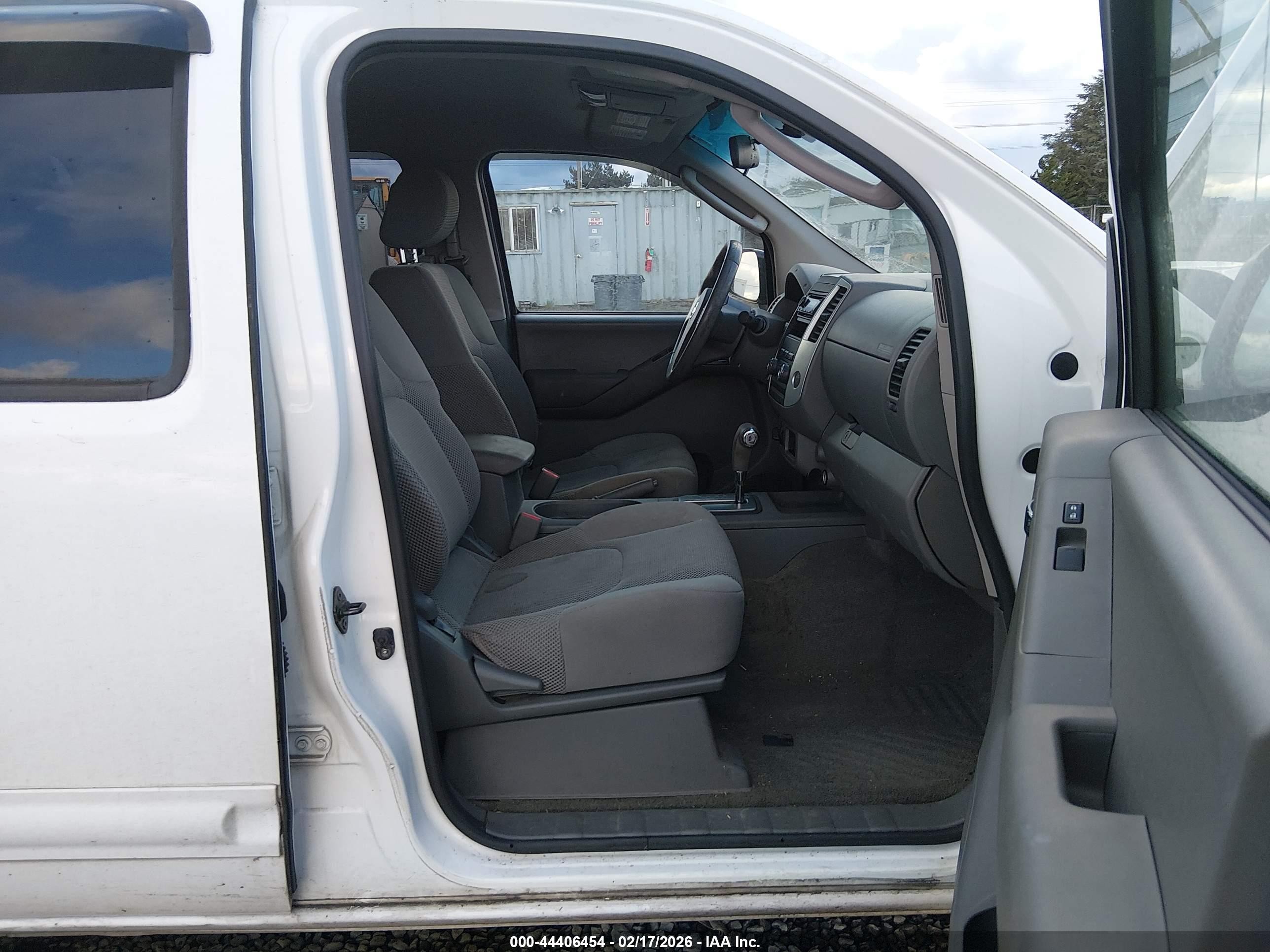 2009 Nissan Frontier Se Белый vin: 1N6AD07W79C426893