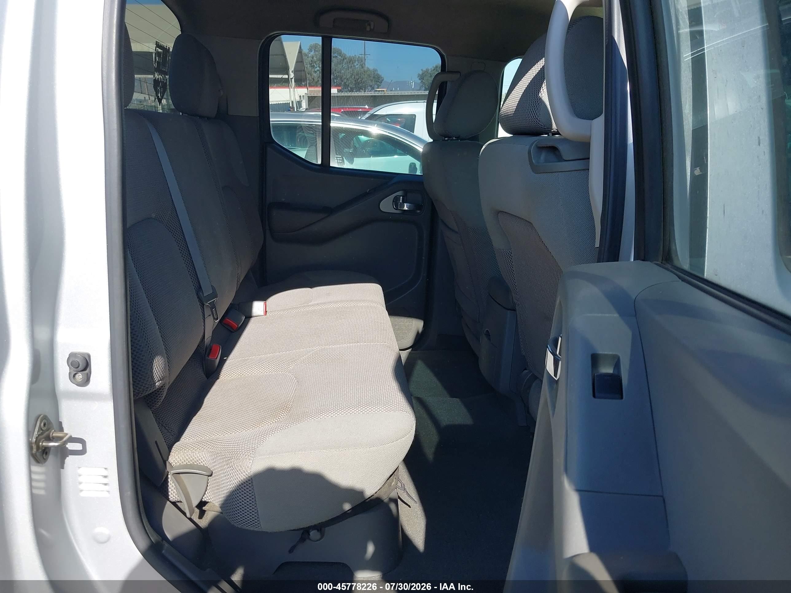 2008 Nissan Frontier Se Серебряный vin: 1N6AD09U38C443684