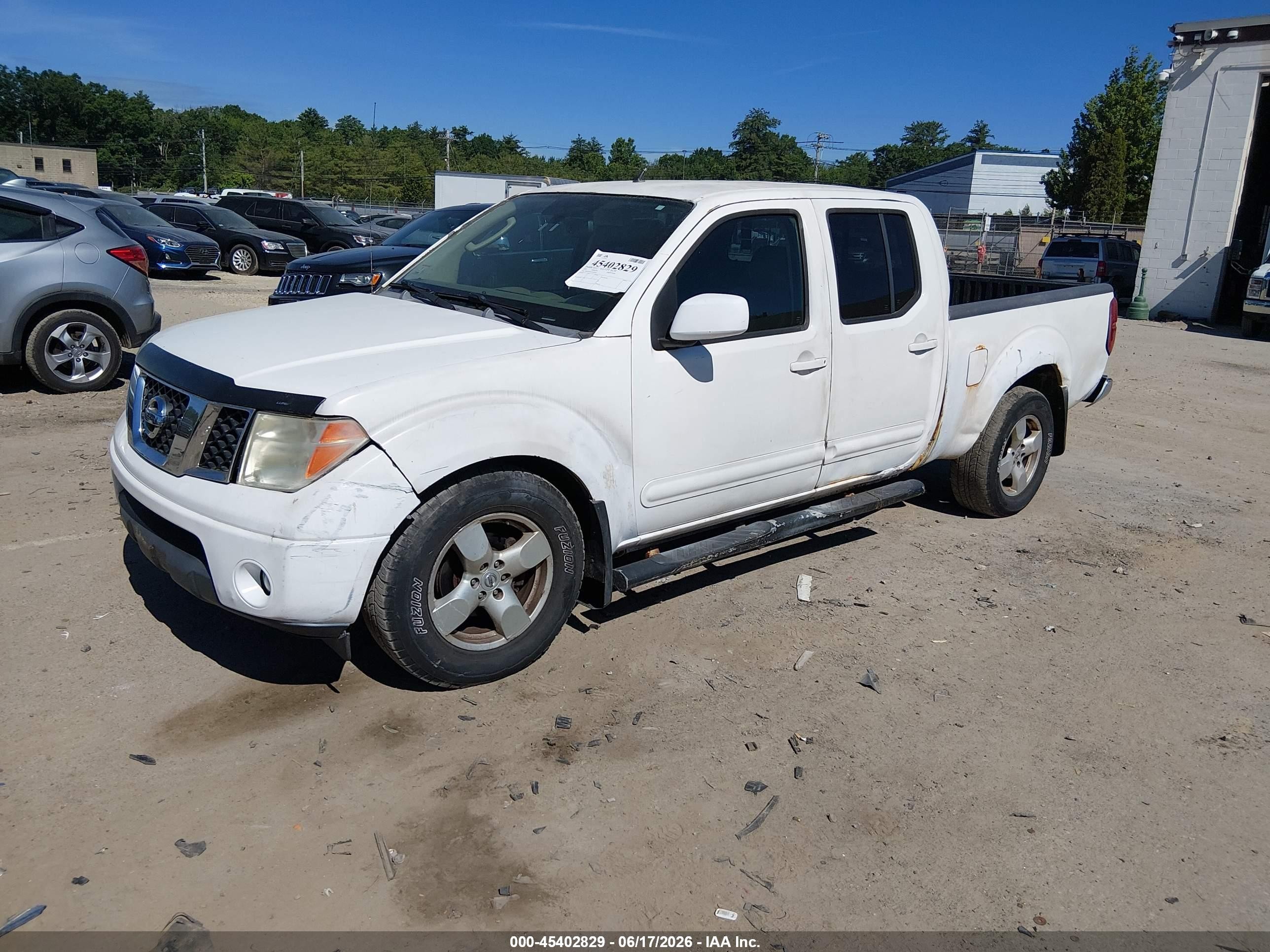 2007 Nissan Frontier Le White vin: 1N6AD09W57C410010