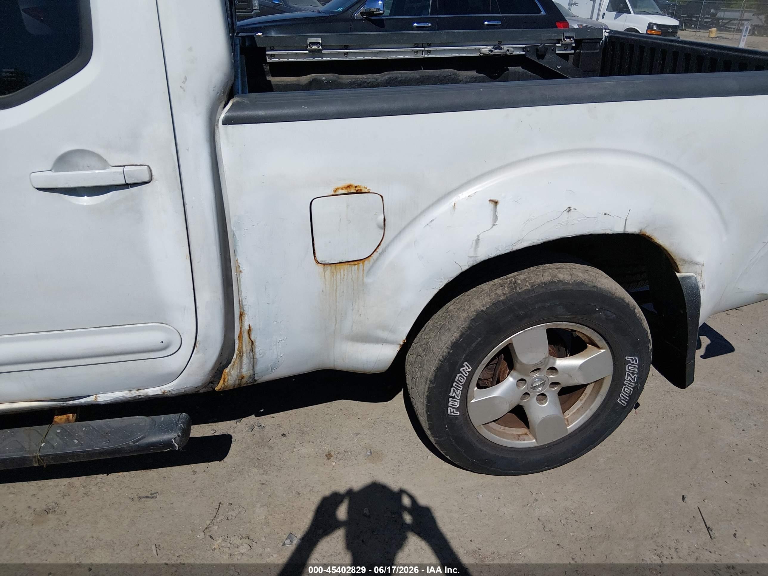2007 Nissan Frontier Le White vin: 1N6AD09W57C410010