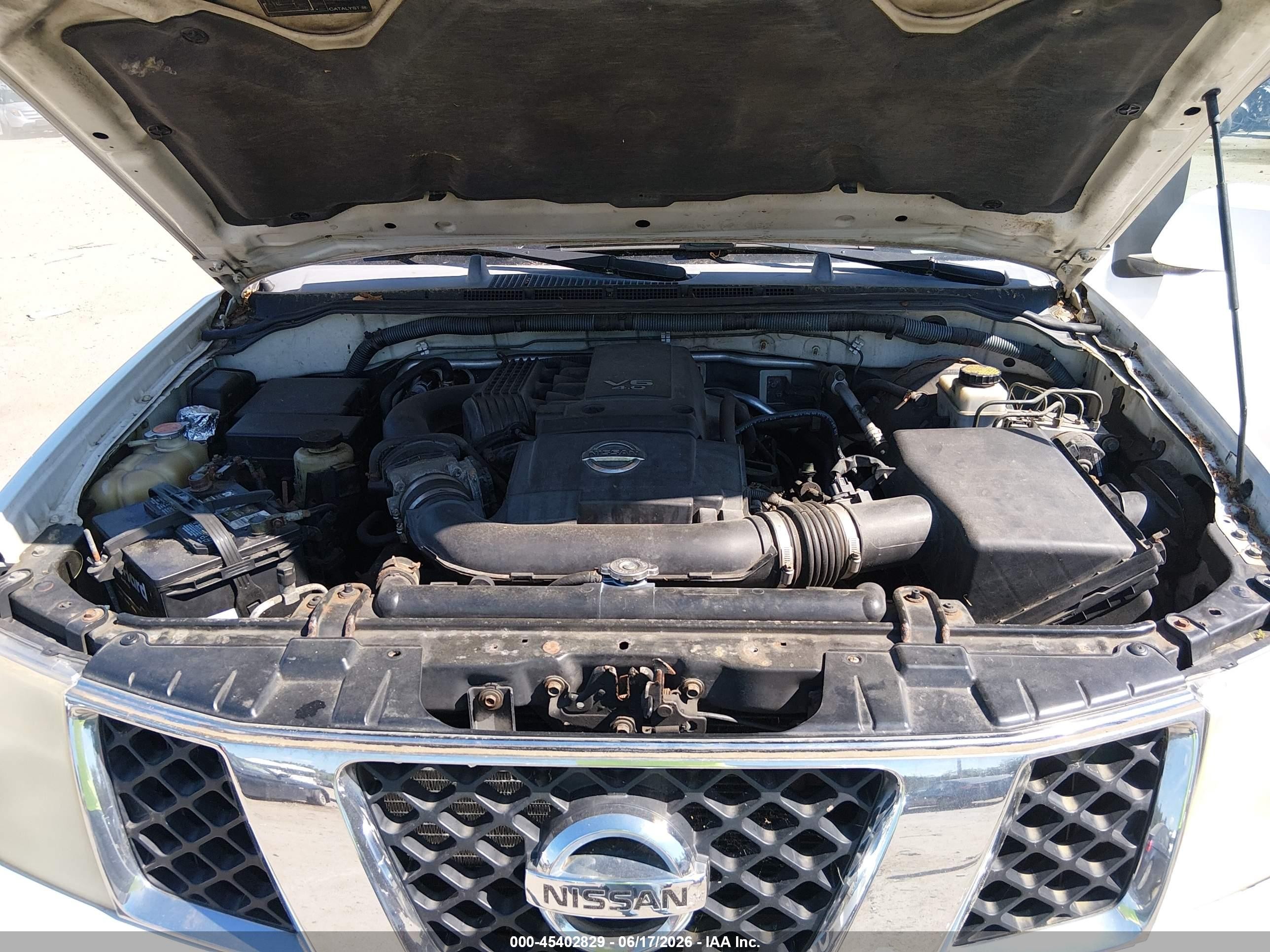 2007 Nissan Frontier Le White vin: 1N6AD09W57C410010