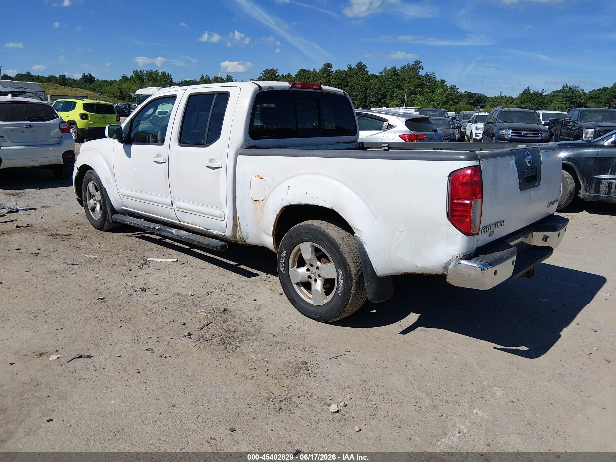 2007 Nissan Frontier Le White vin: 1N6AD09W57C410010