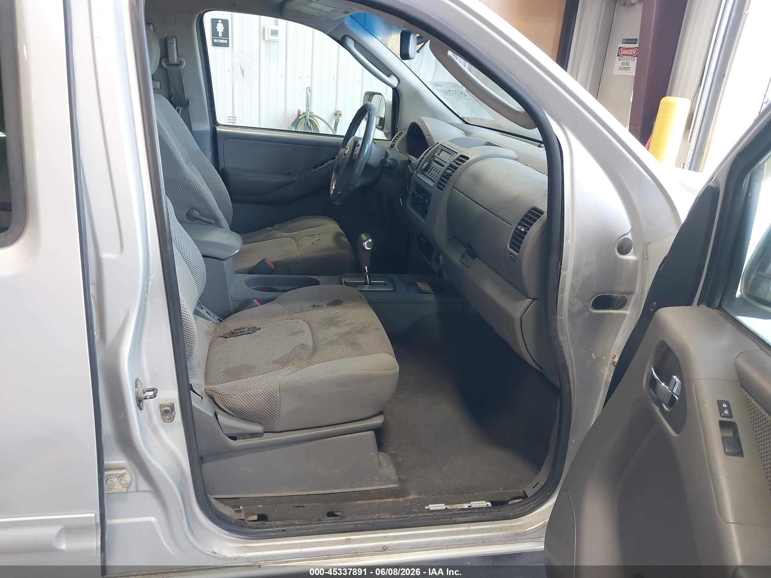 2007 Nissan Frontier Le Серебряный vin: 1N6AD09W77C405892