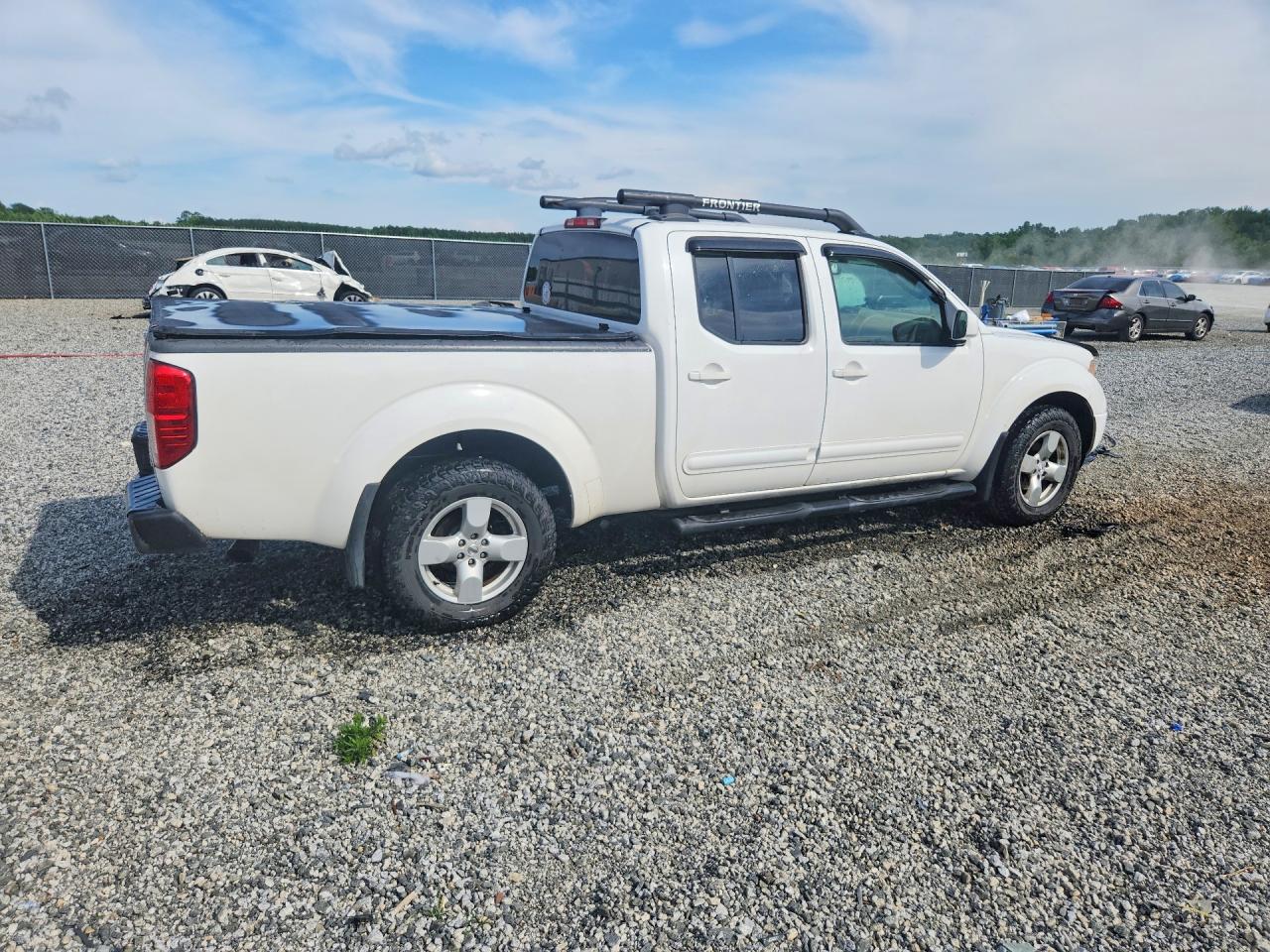 2007 Nissan Frontier Se White vin: 1N6AD09W77C413961