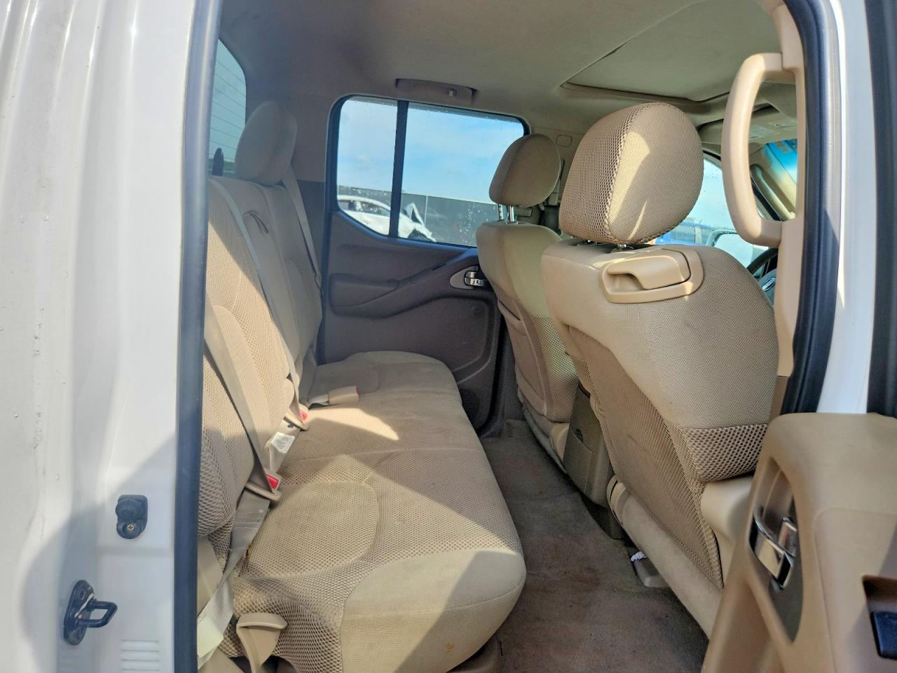 2007 Nissan Frontier Se White vin: 1N6AD09W77C413961