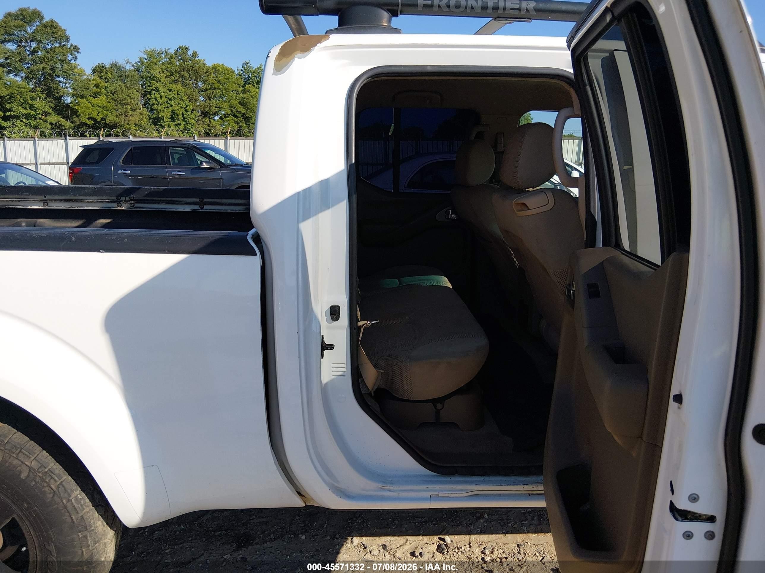 2007 Nissan Frontier Le White vin: 1N6AD09W87C416559